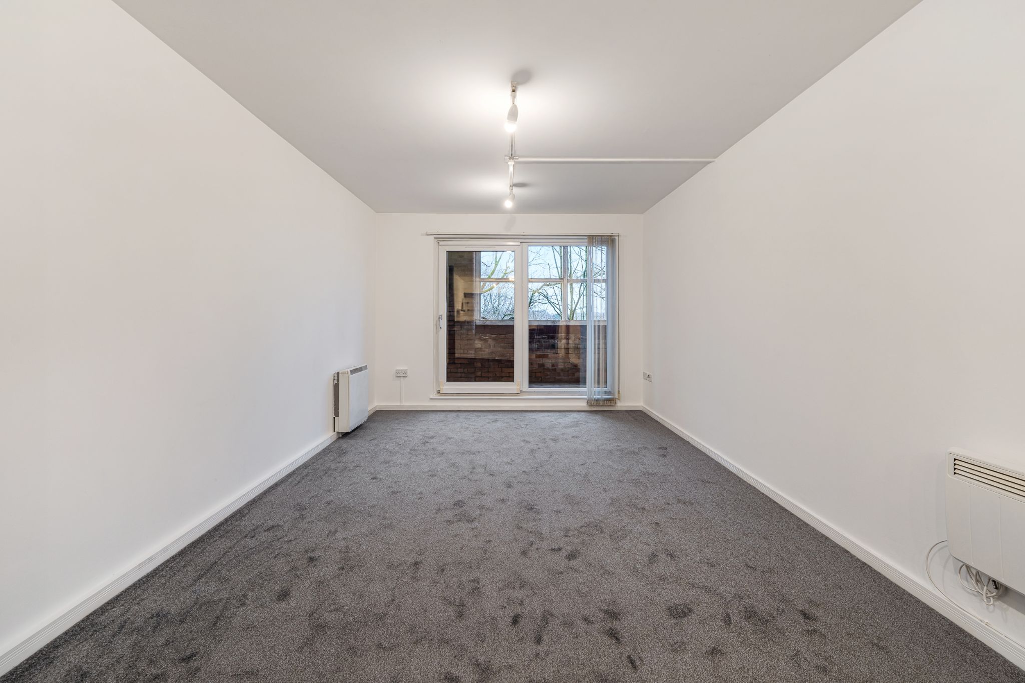 2 bedroom apartment flat/apartment Sale Agreed in Bolton - Photograph 4.