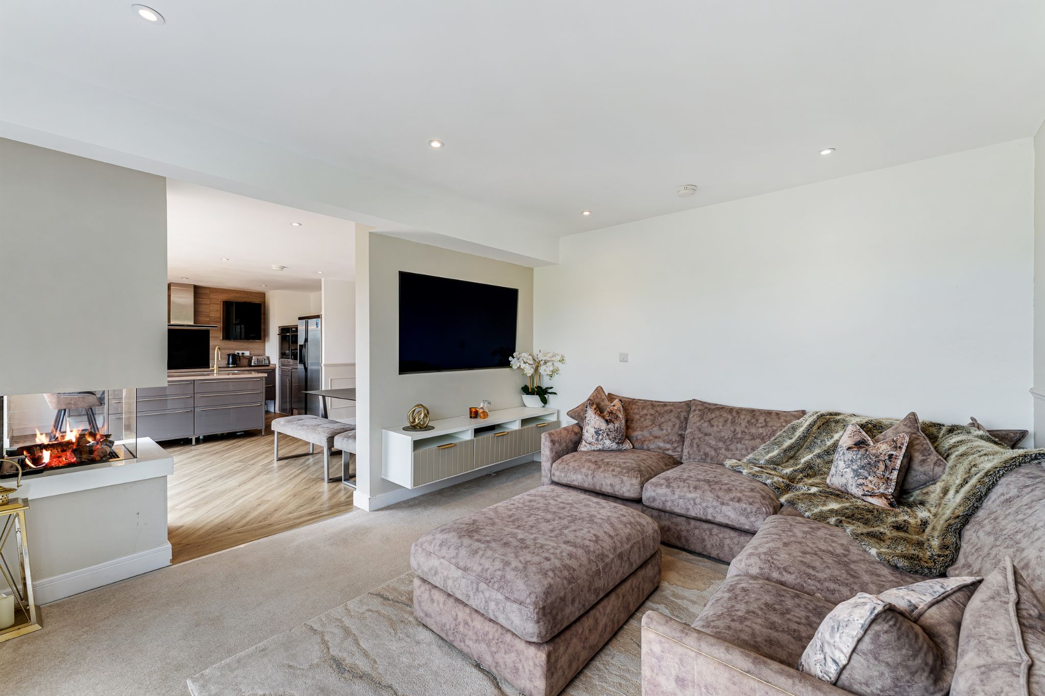 3 bedroom detached bungalow Sale Agreed in Bolton - Photograph 19.