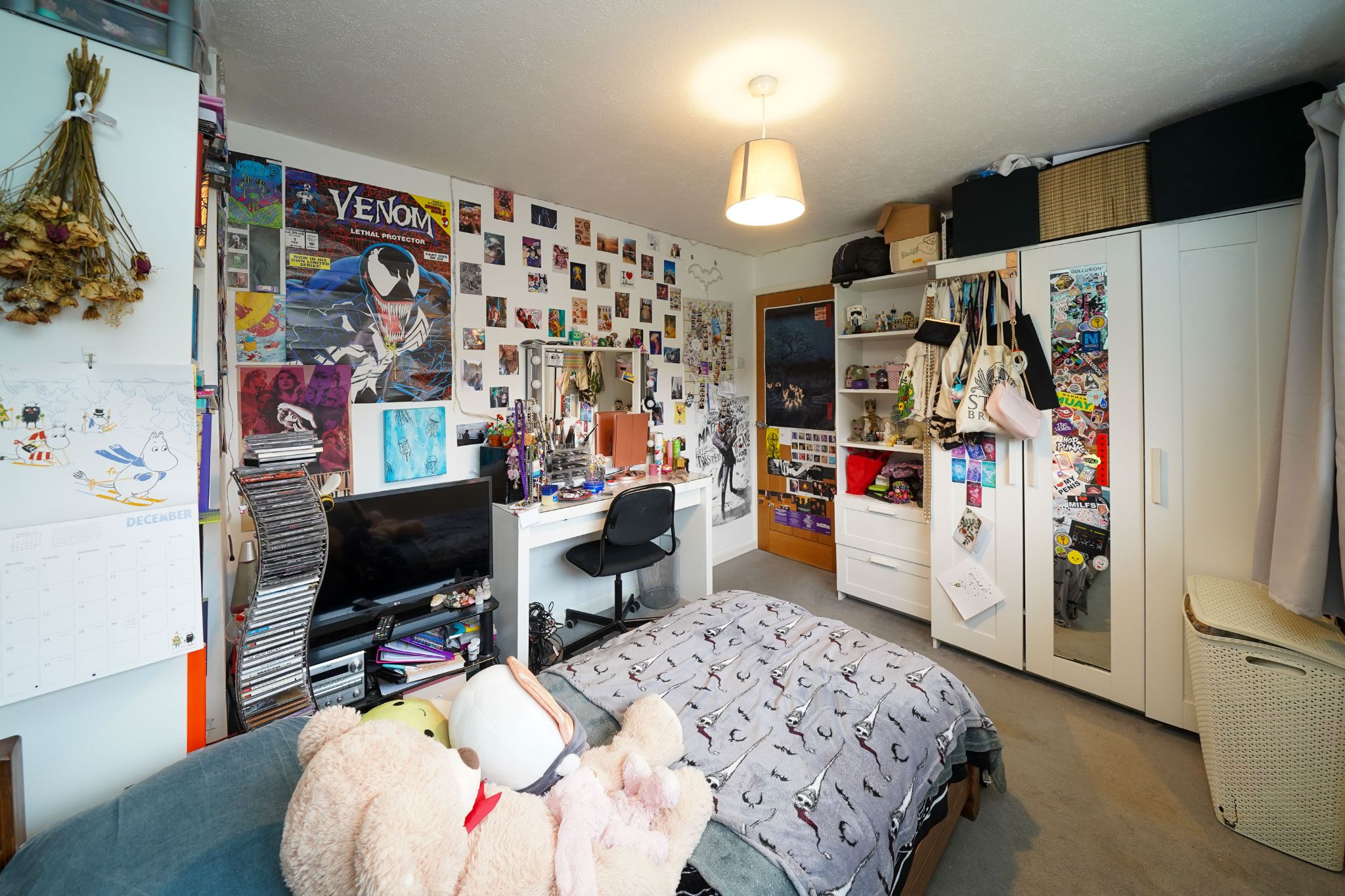 3 bedroom detached house SSTC in Bolton - Photograph 37.