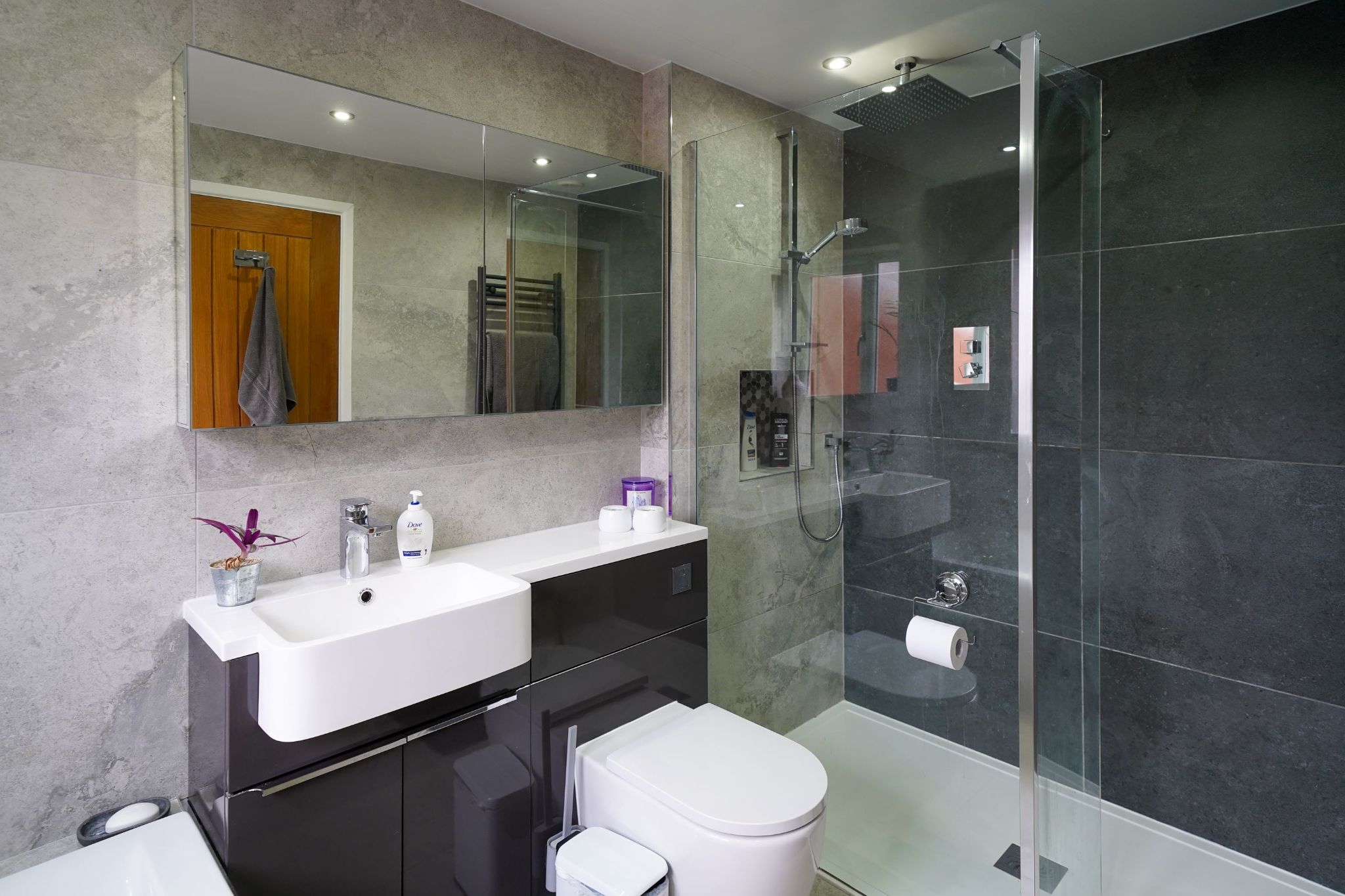 3 bedroom detached house SSTC in Bolton - Photograph 40.
