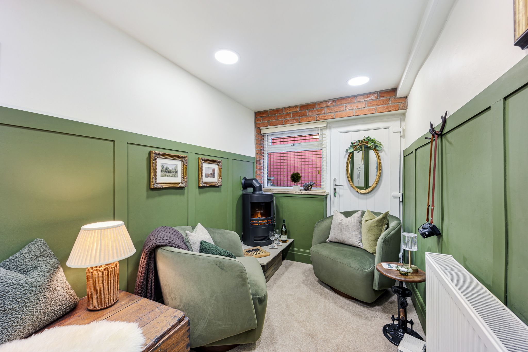 2 bedroom cottage house For Sale in Bolton - Photograph 16.