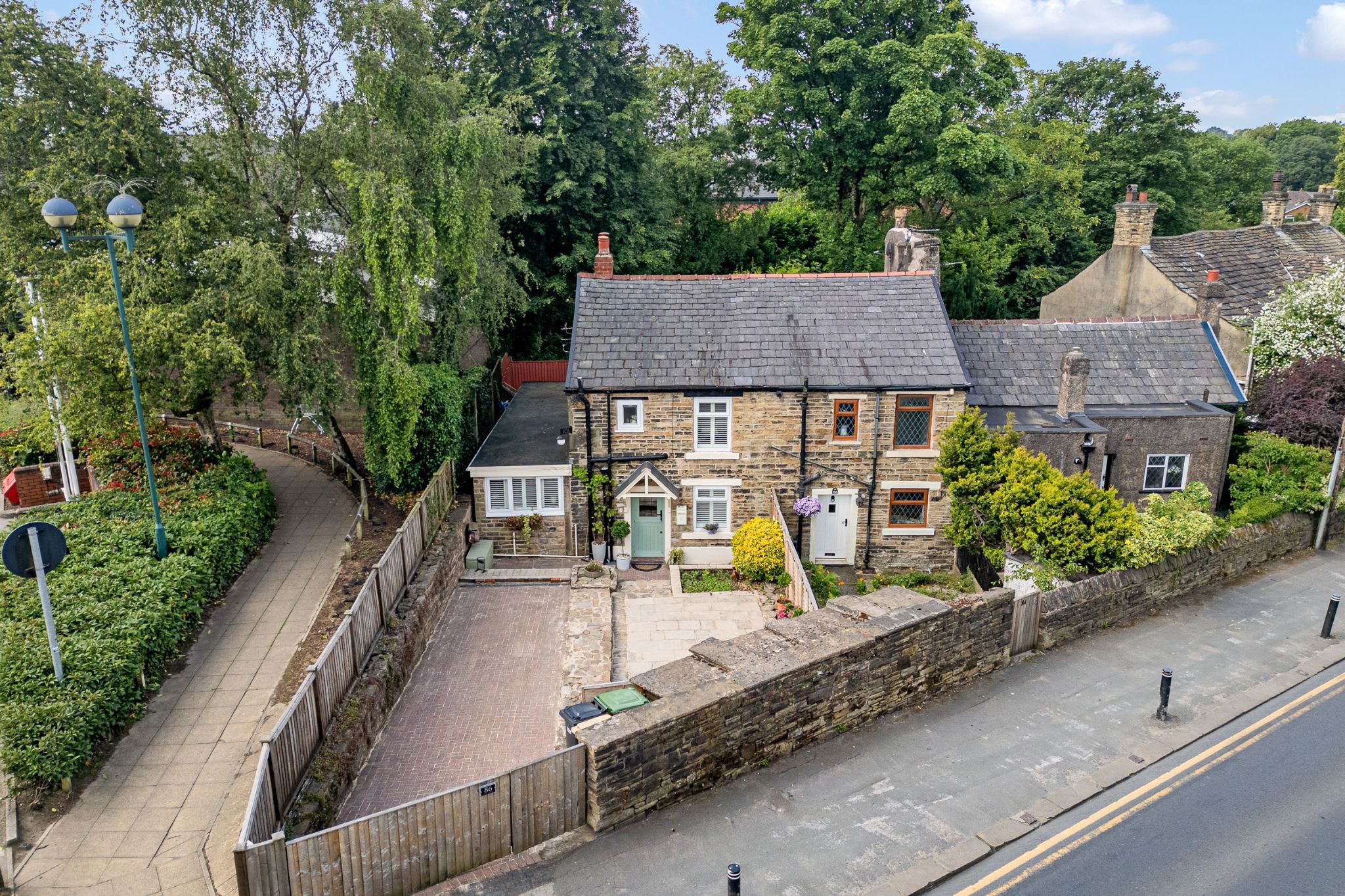 2 bedroom cottage house For Sale in Bolton - Photograph 2.