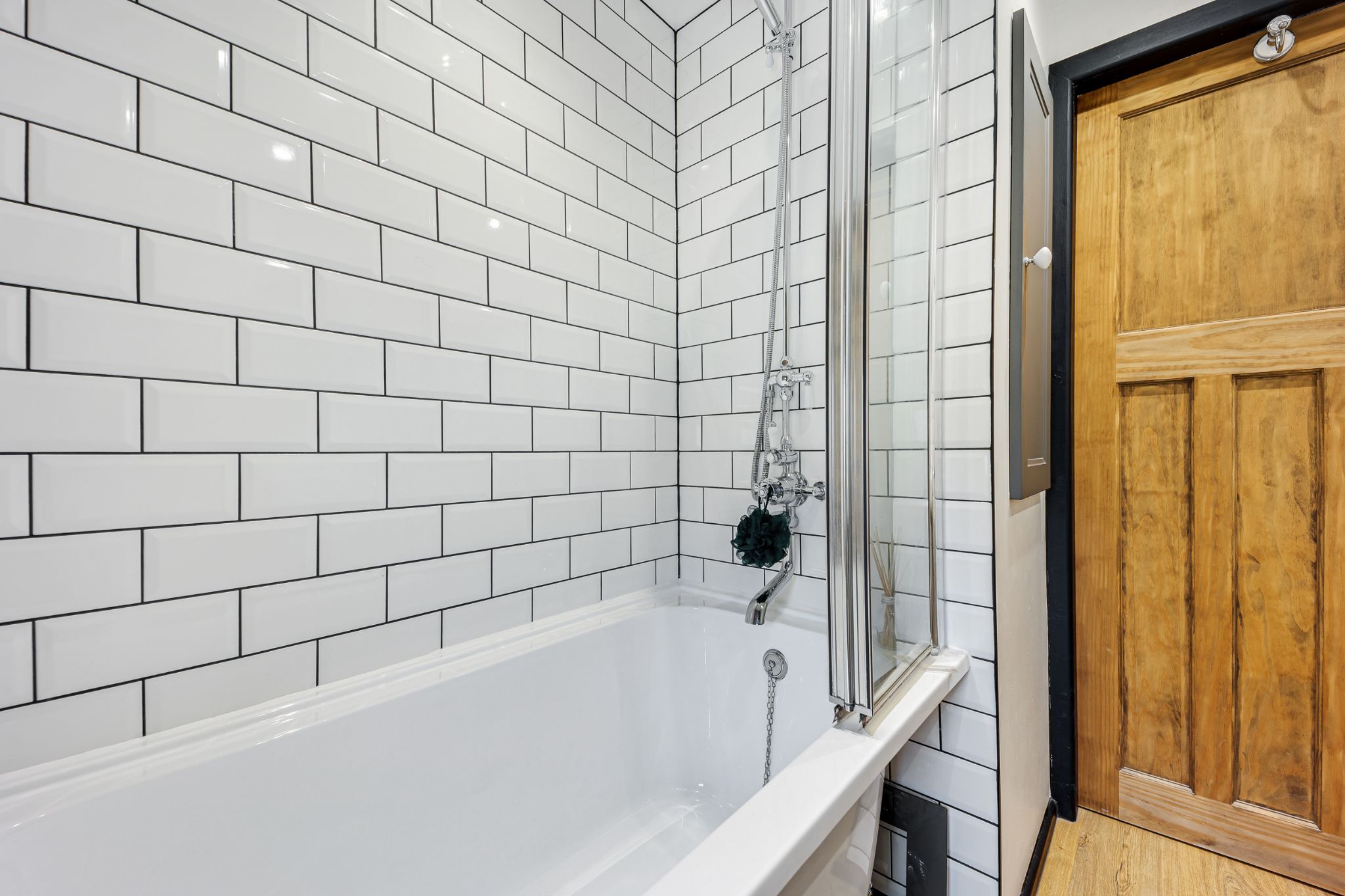 2 bedroom cottage house For Sale in Bolton - Photograph 34.