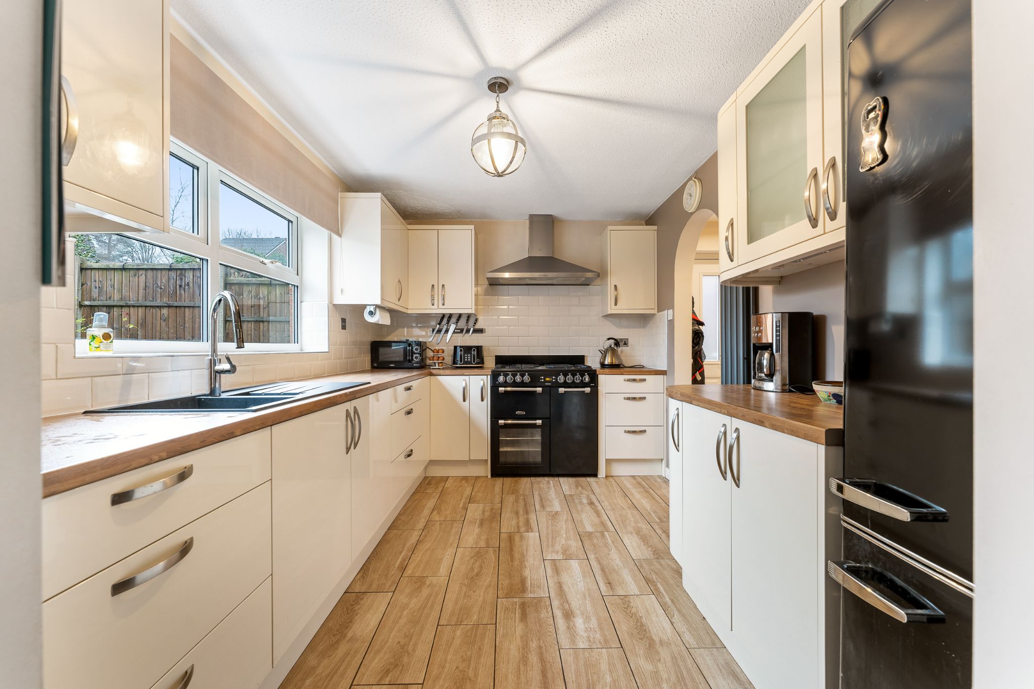3 bedroom detached house Sale Agreed in Bolton - Photograph 16.