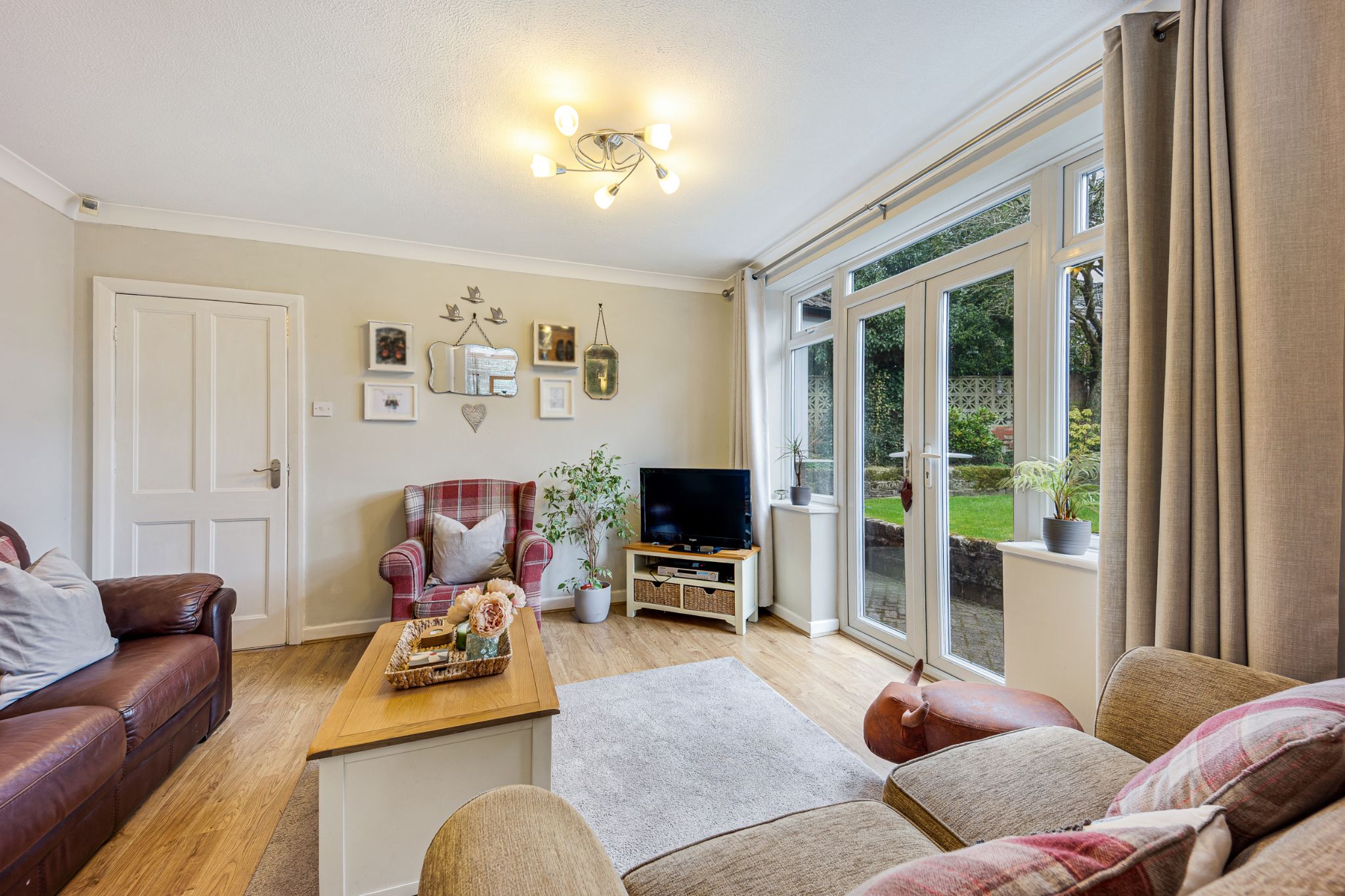 3 bedroom detached house Sale Agreed in Bolton - Photograph 20.