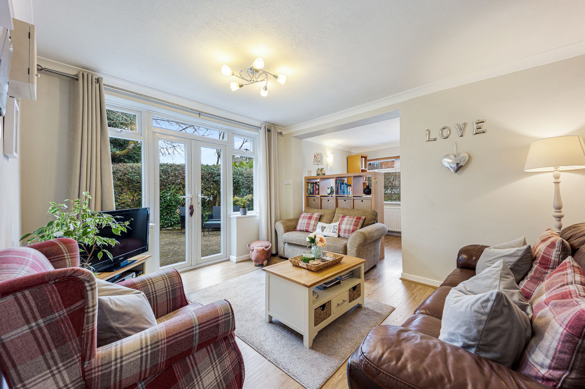 3 bedroom detached house Sale Agreed in Bolton - Photograph 16.