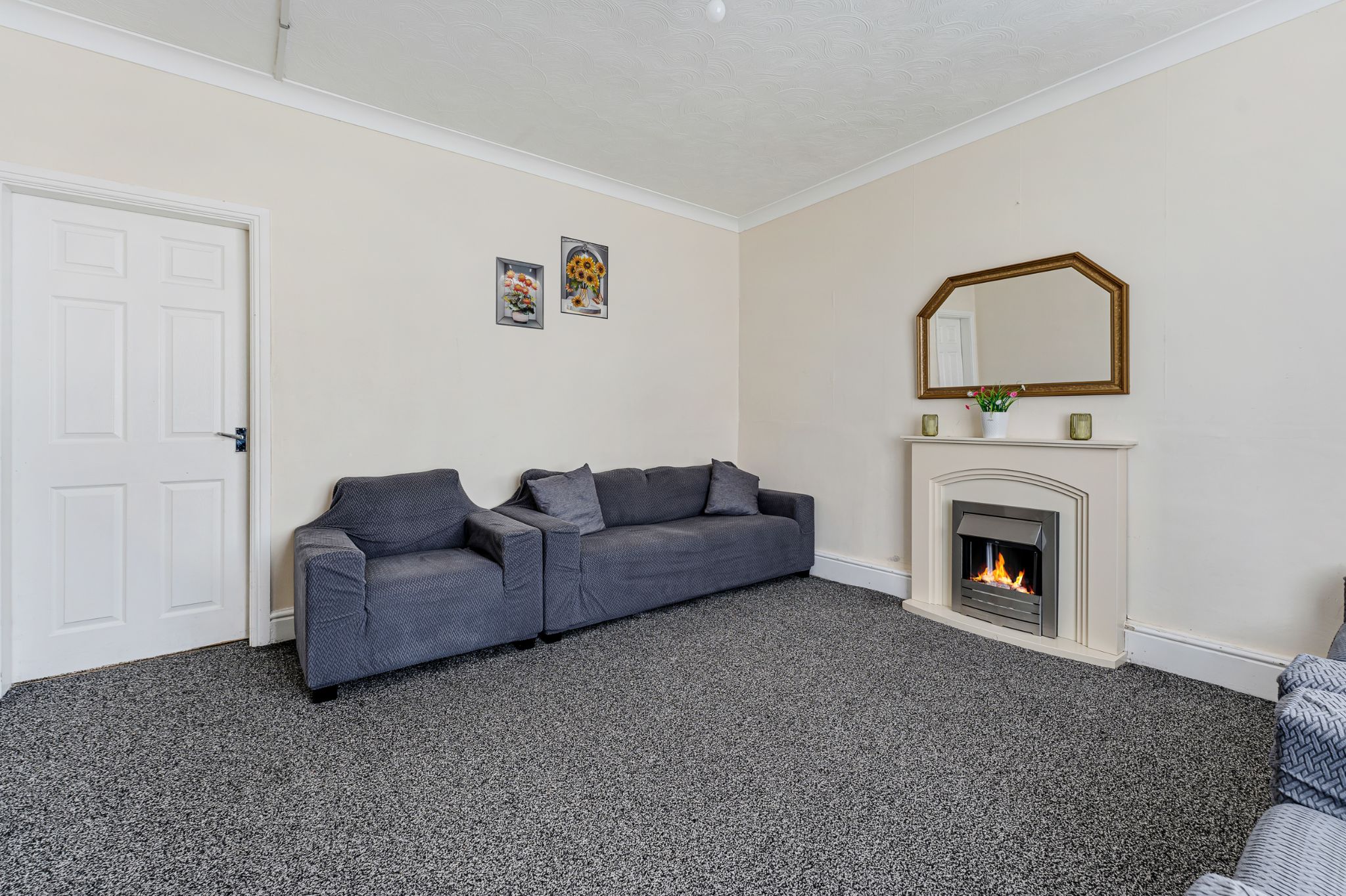 3 bedroom detached house For Sale in Bolton - Photograph 6.