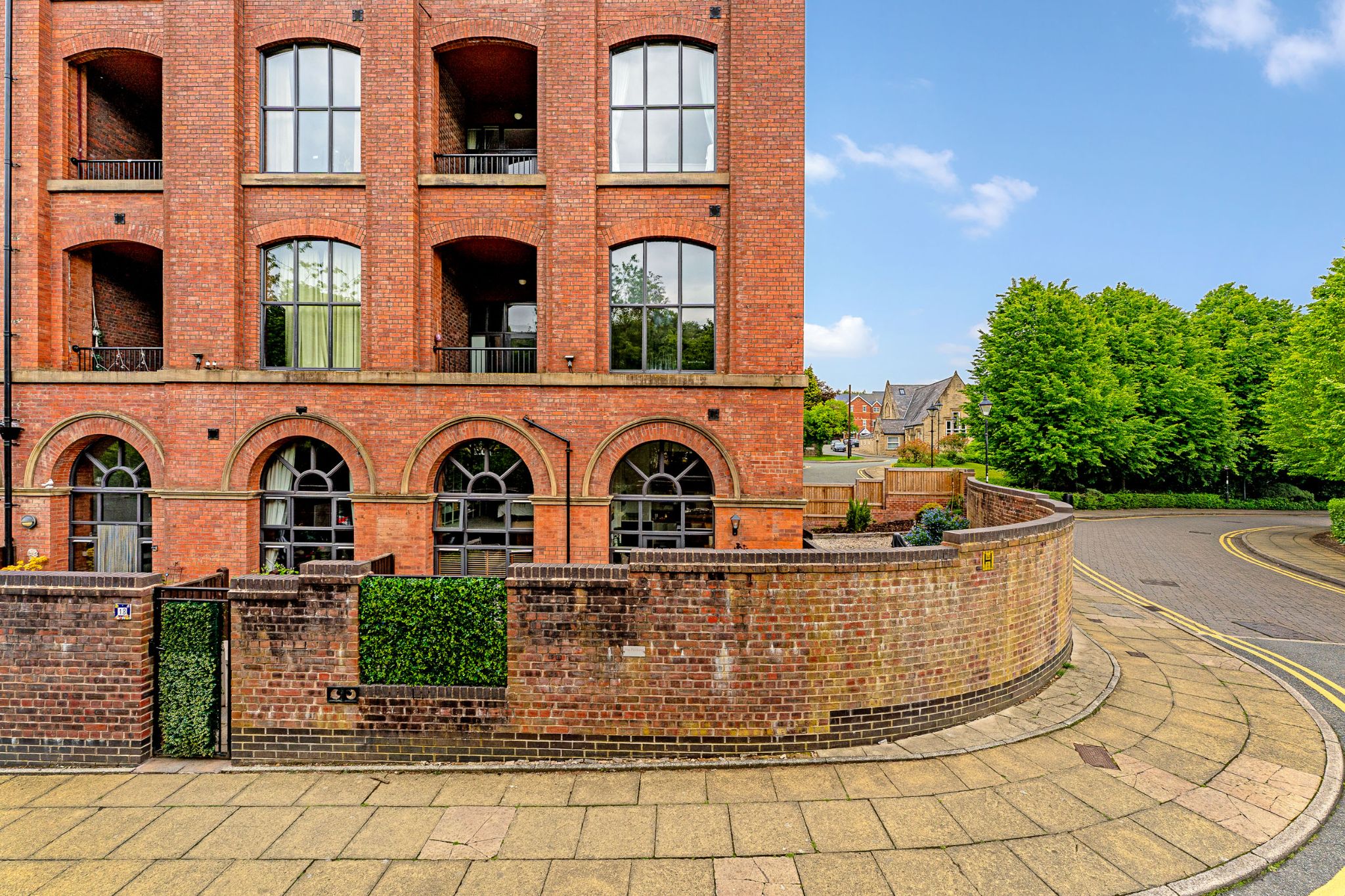 4 bedroom apartment flat/apartment Sale Agreed in Bolton - Photograph 1.