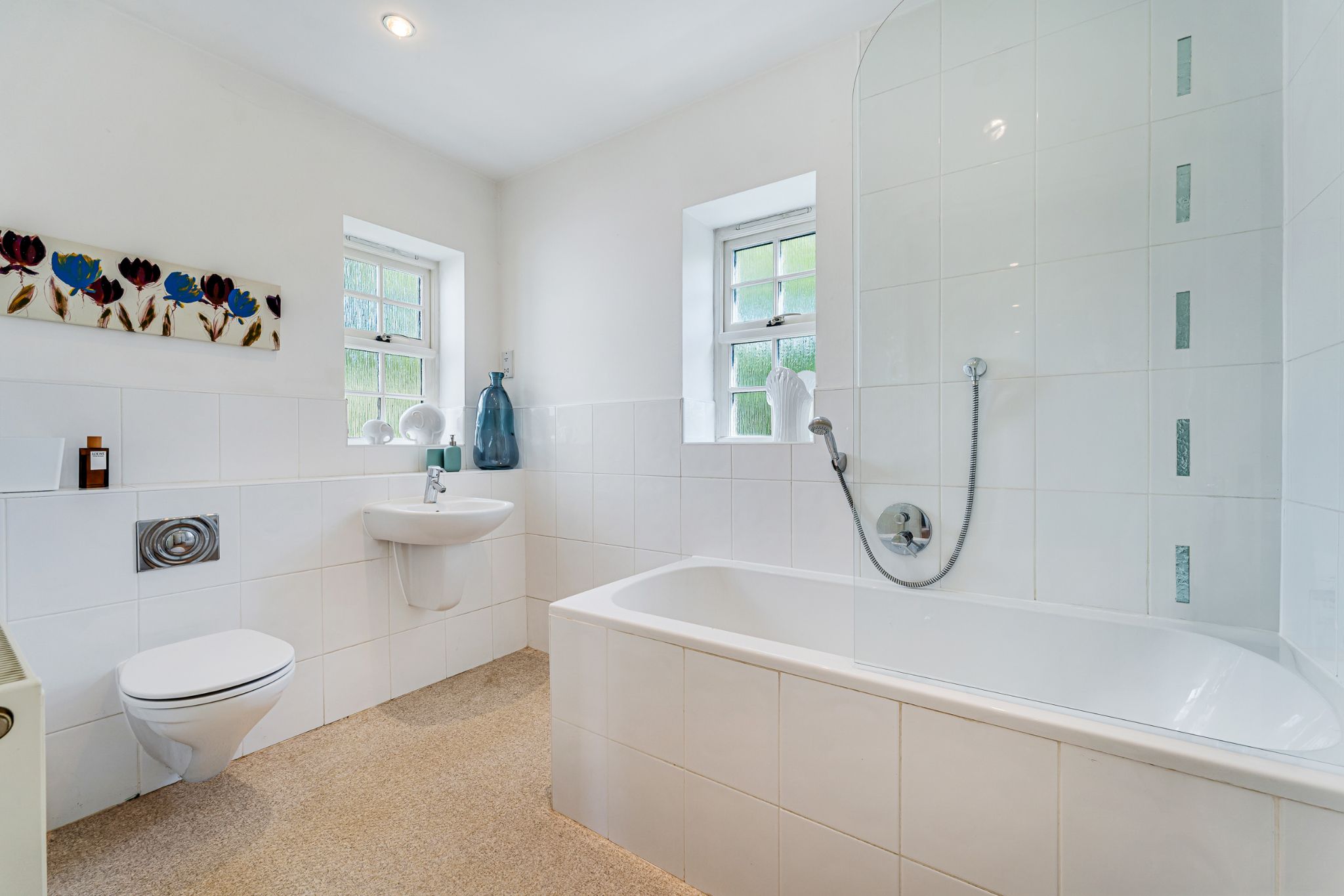5 bedroom detached house Sale Agreed in Bolton - Photograph 37.