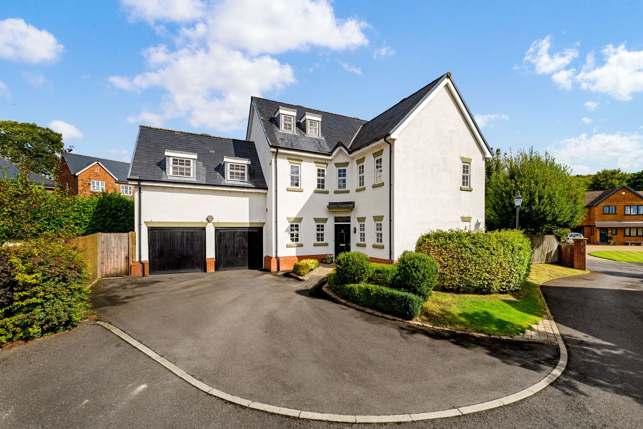 5 bedroom detached house Sale Agreed in Bolton - Photograph 2.
