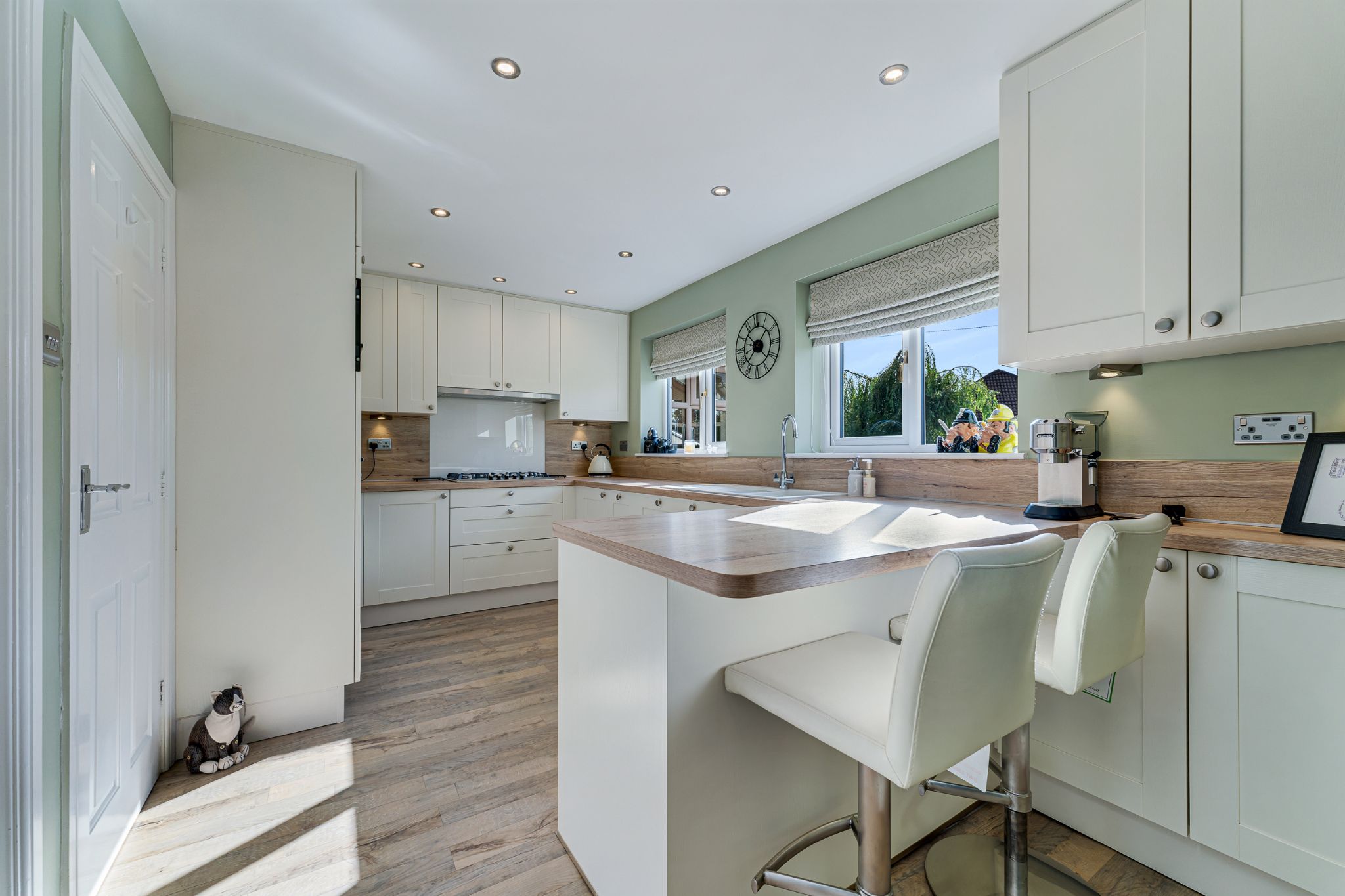 4 bedroom detached house Sale Agreed in Bolton - Photograph 17.