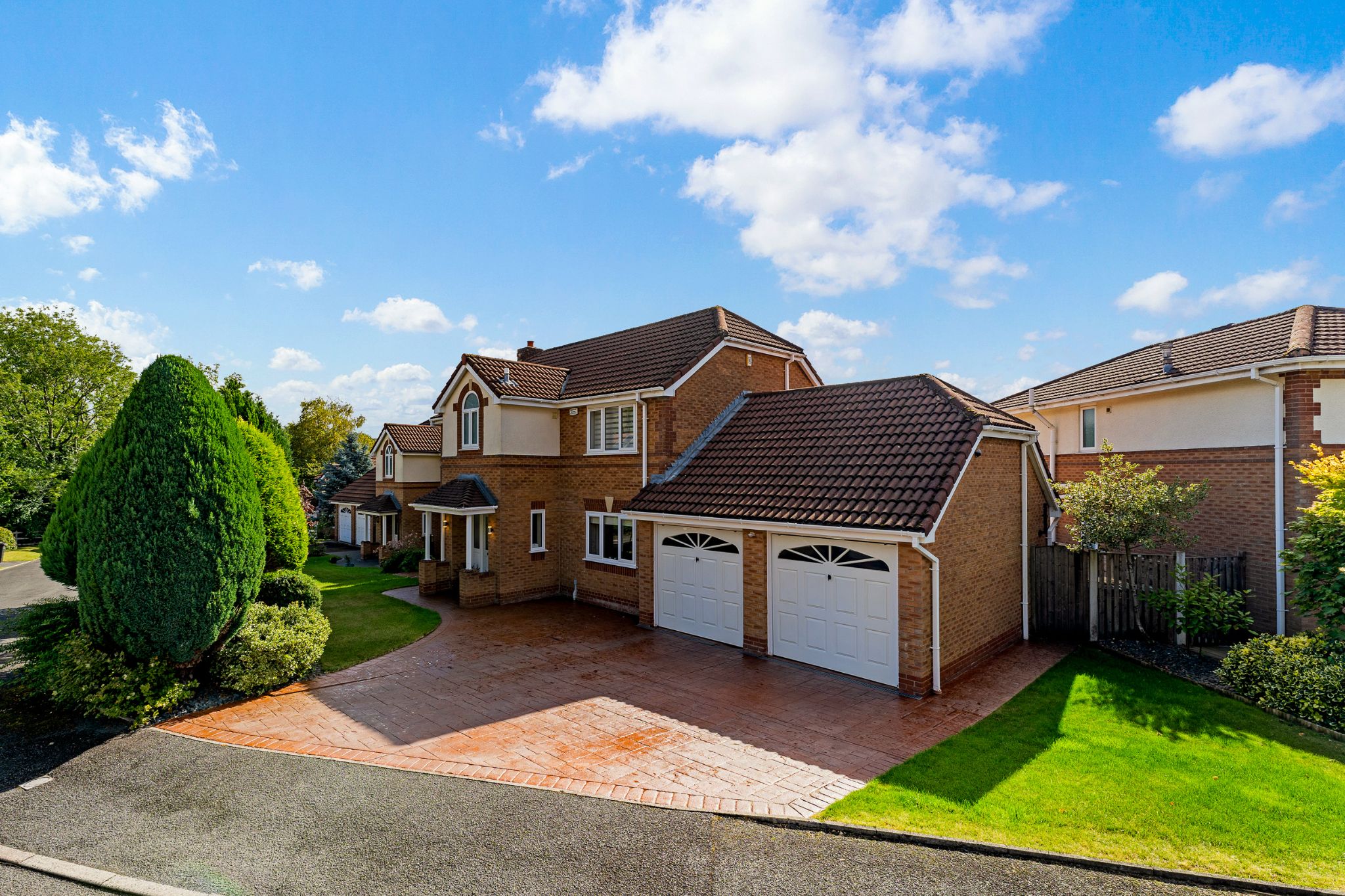 4 bedroom detached house Sale Agreed in Bolton - Photograph 1.