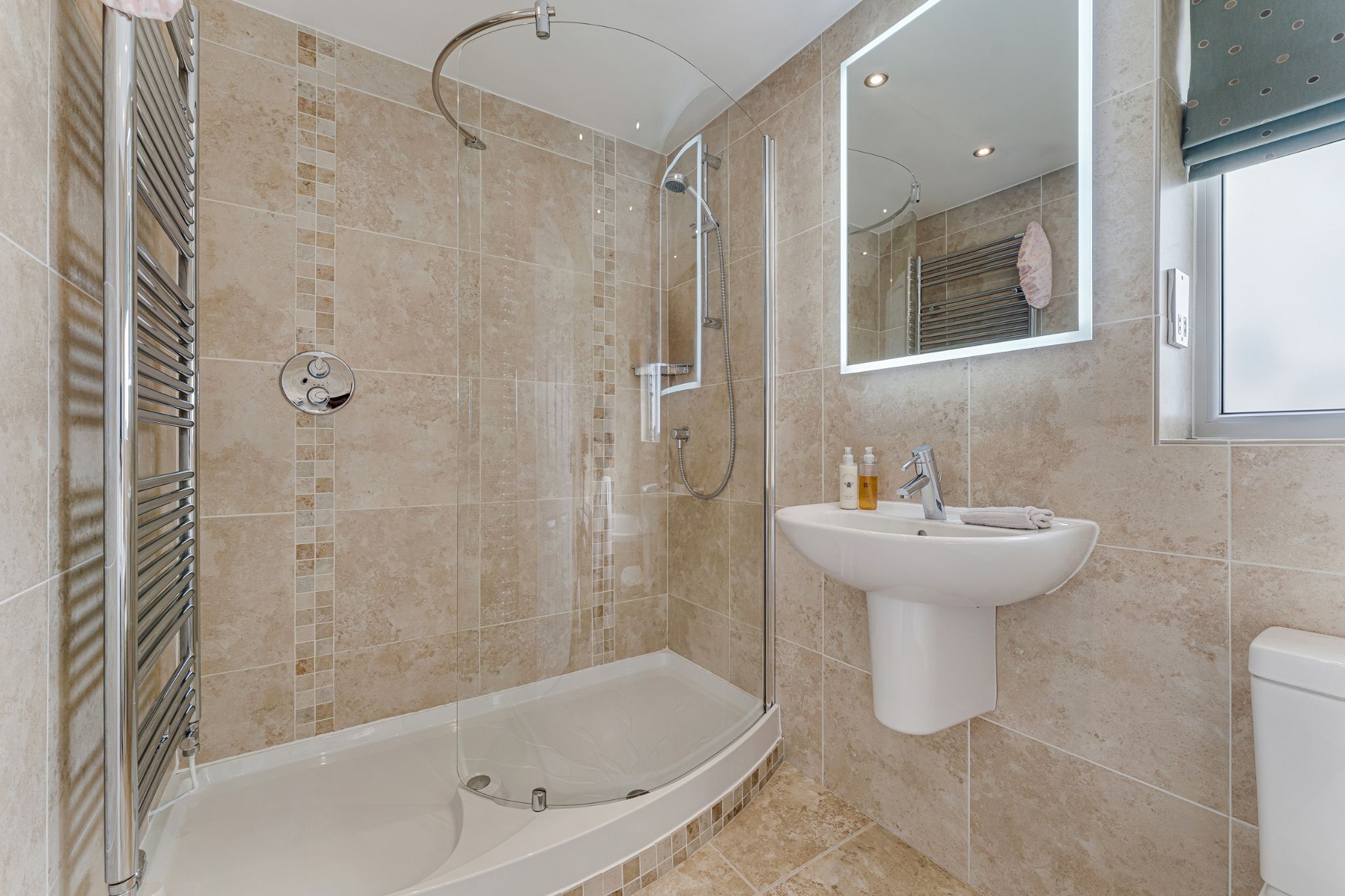 4 bedroom detached house Sale Agreed in Bolton - Photograph 41.
