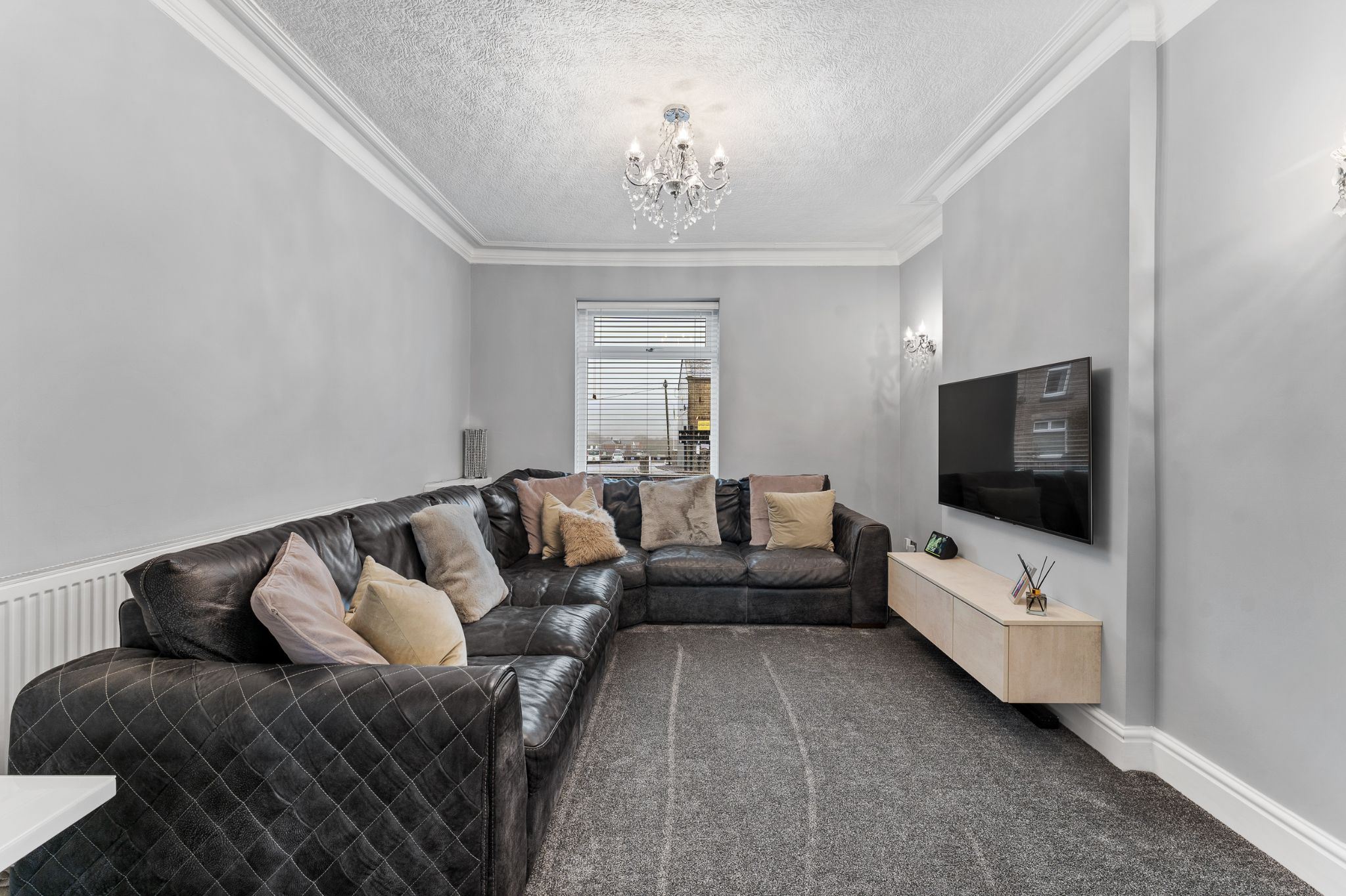 3 bedroom end terraced house Sale Agreed in Bolton - Photograph 7.