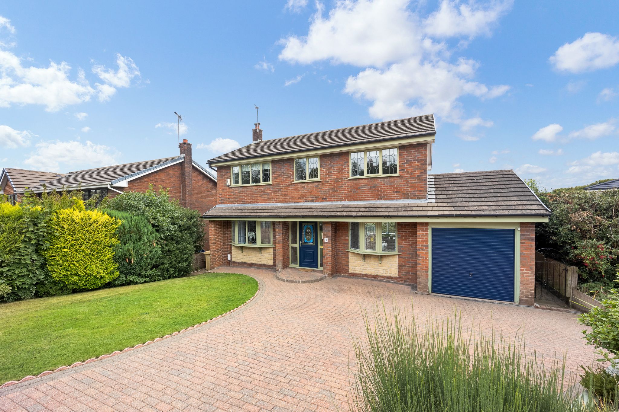 4 bedroom detached house Sale Agreed in Bolton - Photograph 5.