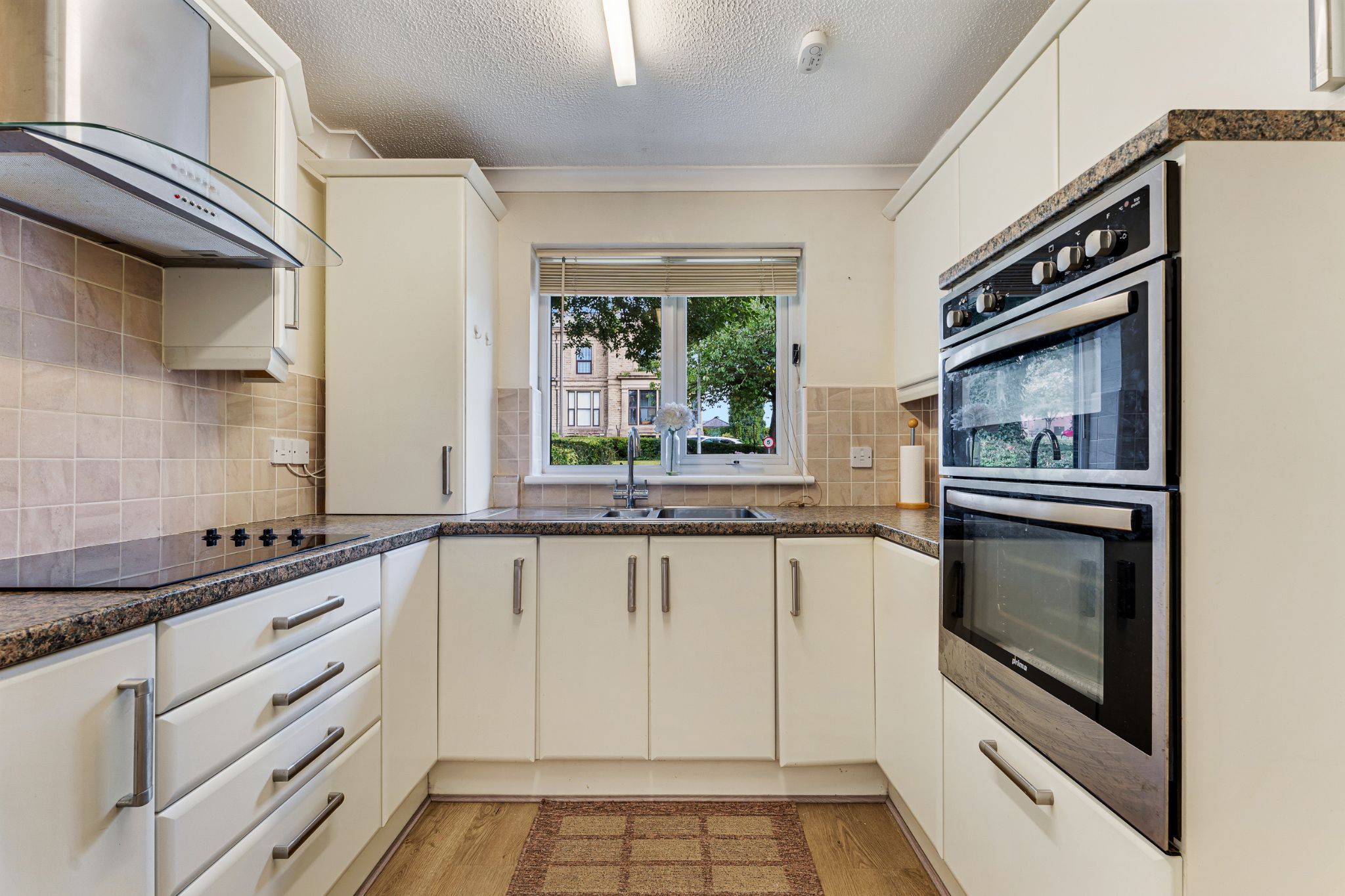 2 bedroom semi-detached bungalow Sale Agreed in Bolton - Photograph 10.