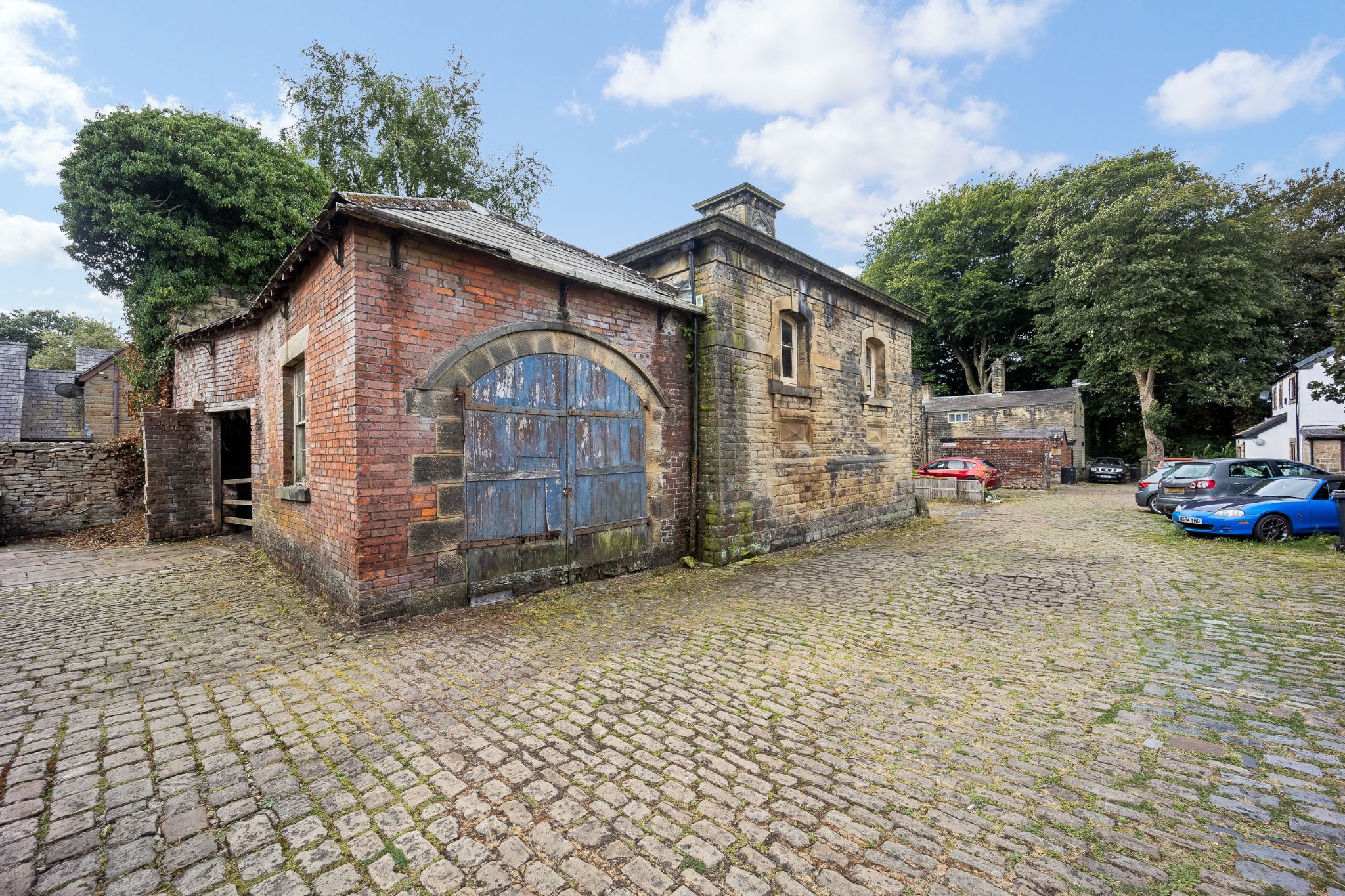 4 bedroom detached house For Sale in Bolton - The Coach House.