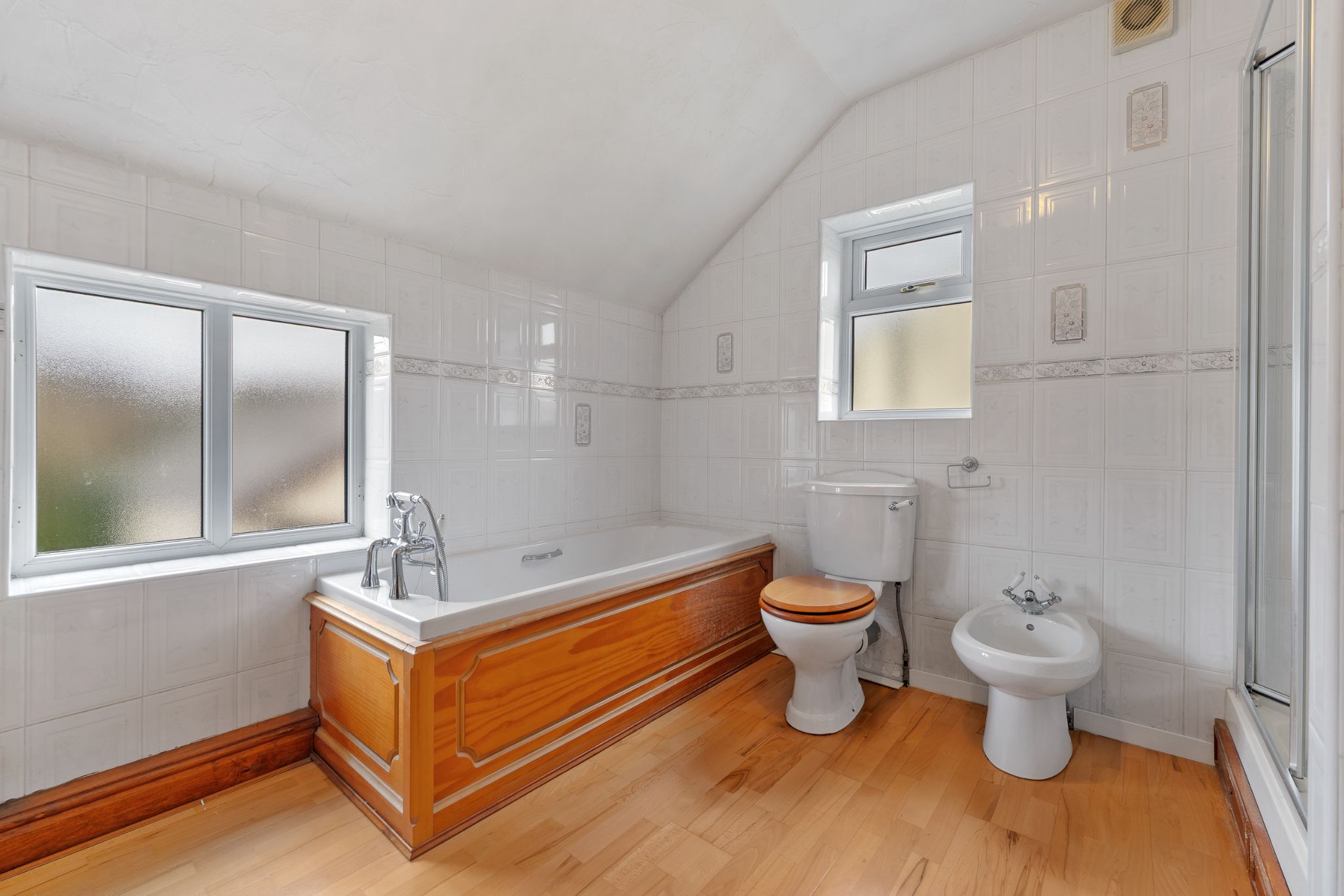 3 bedroom semi-detached house Sale Agreed in Bolton - Photograph 22.