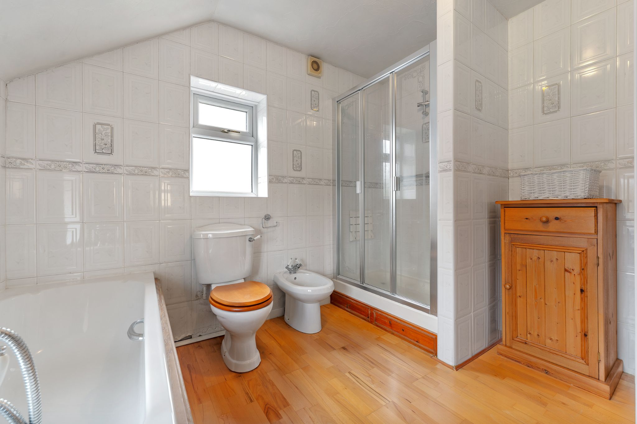 3 bedroom semi-detached house Sale Agreed in Bolton - Photograph 23.