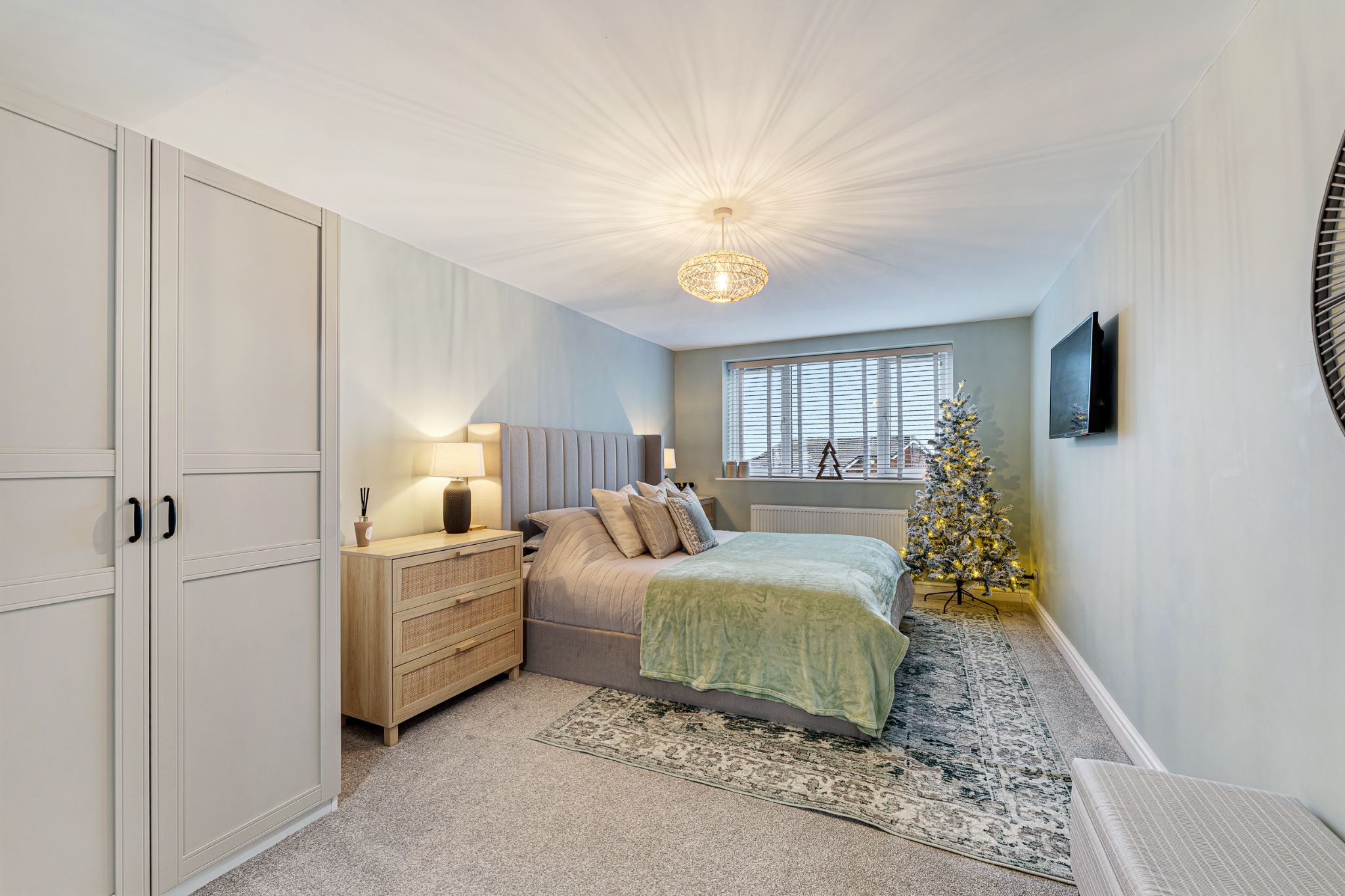 4 bedroom detached house Sale Agreed in Bolton - Photograph 20.