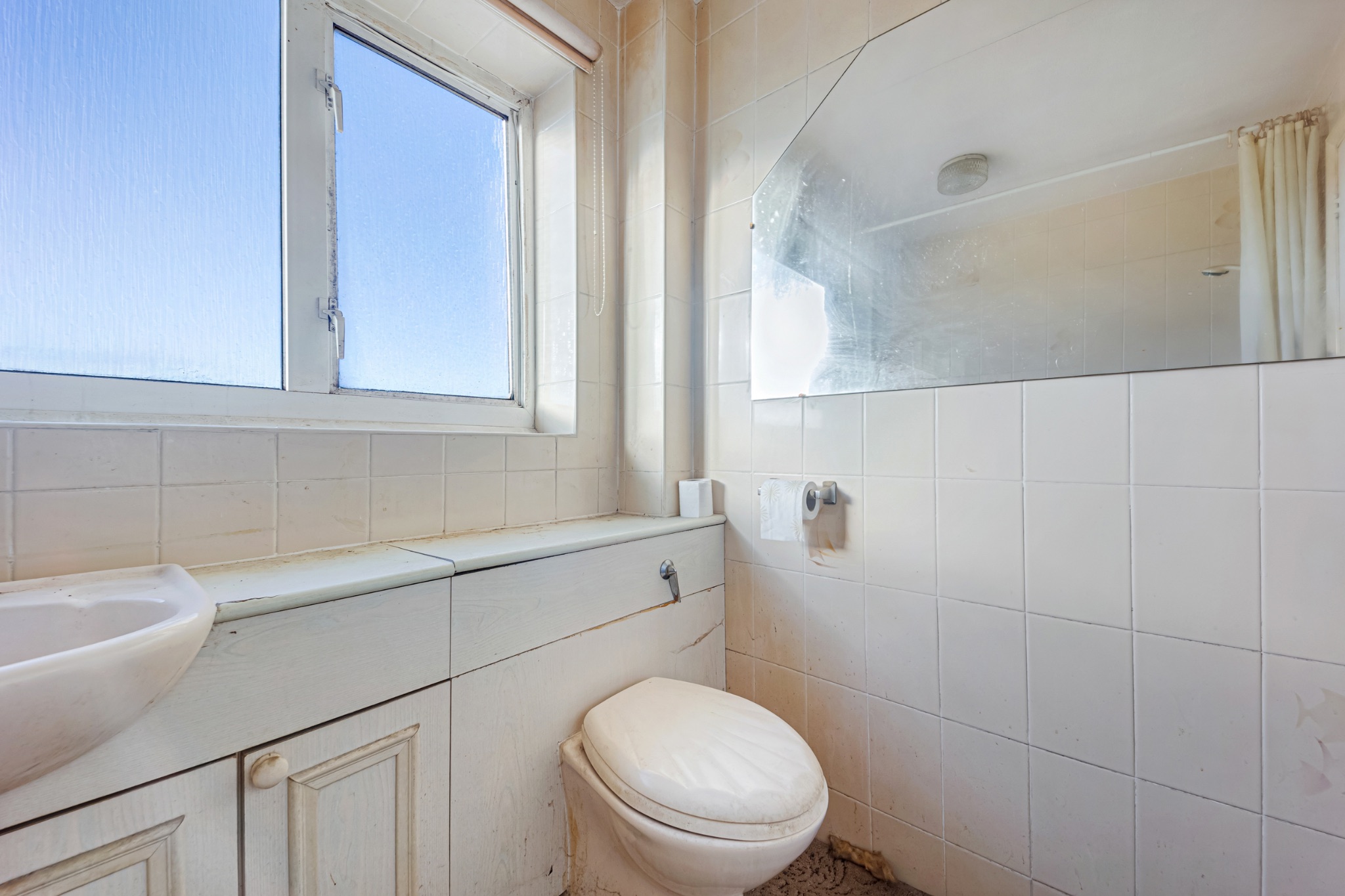 3 bedroom detached house Sale Agreed in Bolton - Photograph 25.
