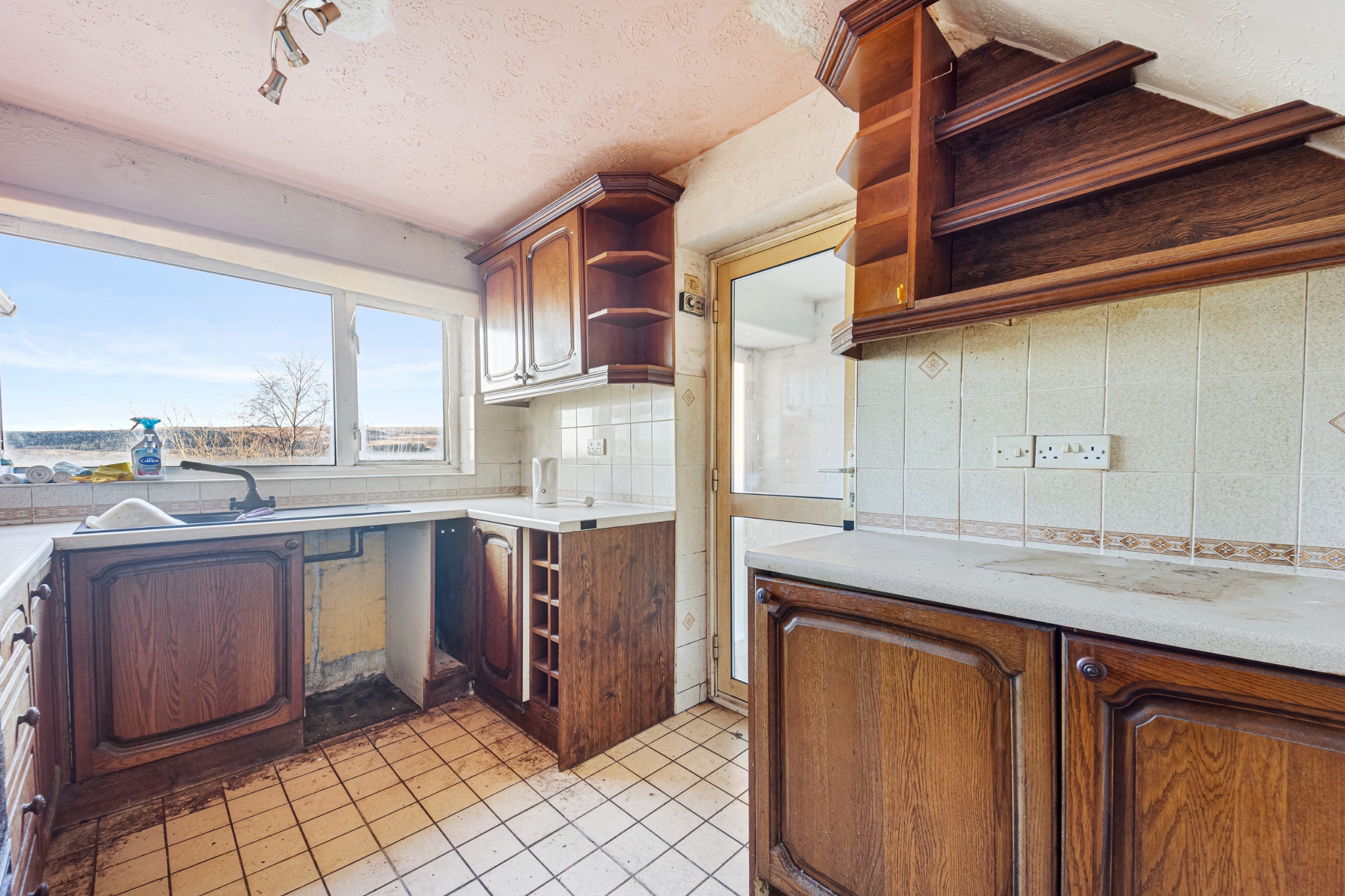 3 bedroom detached house Sale Agreed in Bolton - Photograph 12.