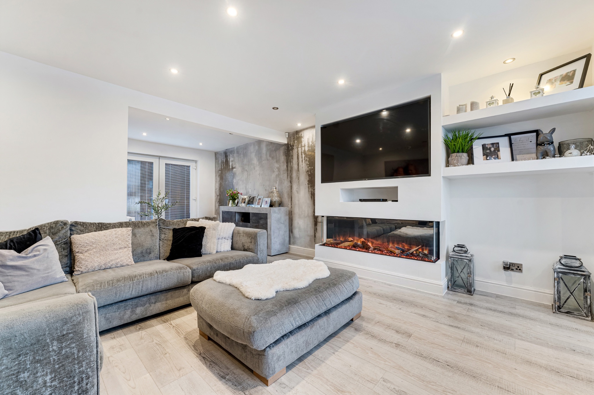 4 bedroom detached house For Sale in Bolton - Photograph 37.