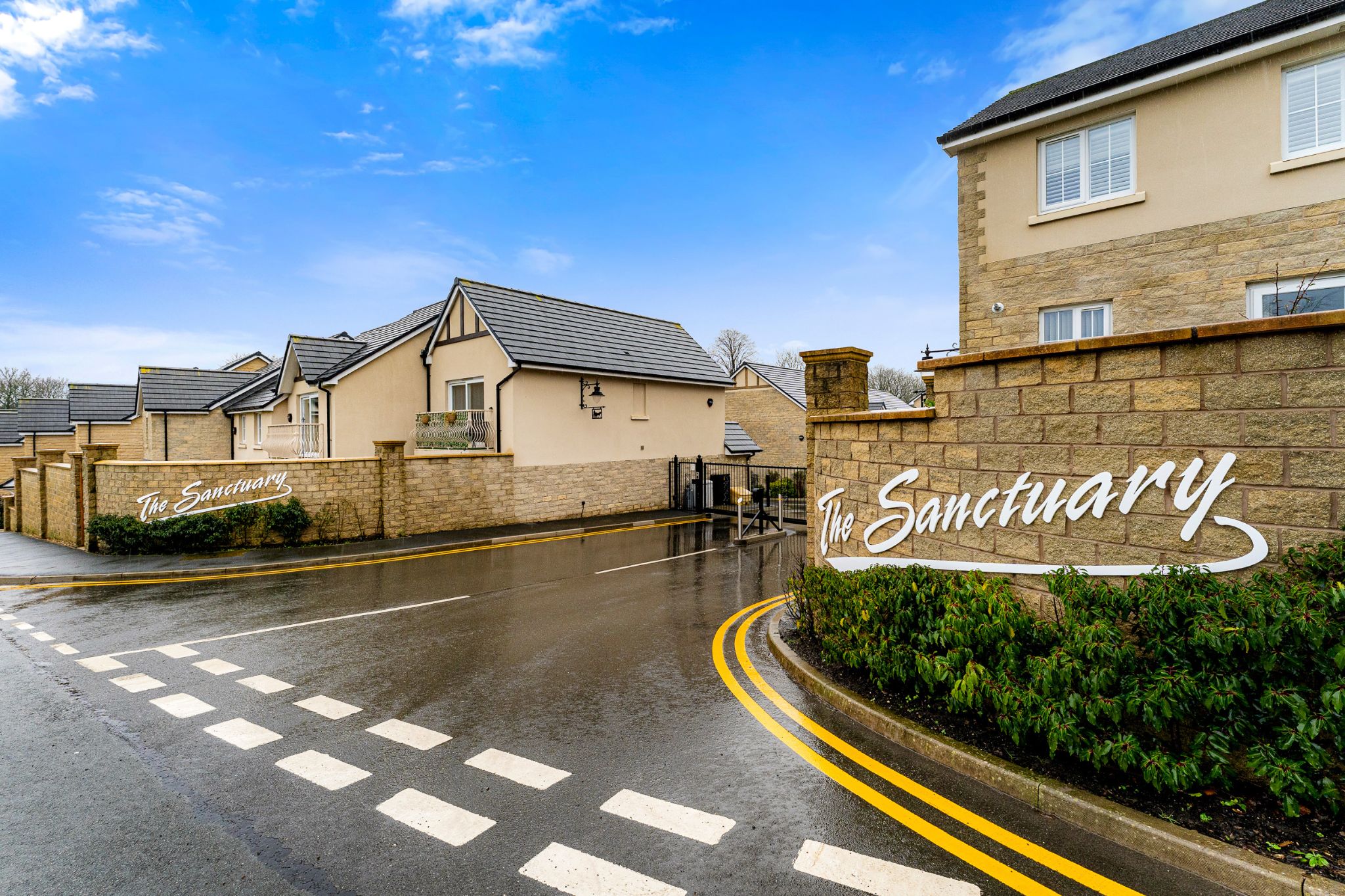 3 bedroom mews house For Sale in Bolton - Photograph 37.