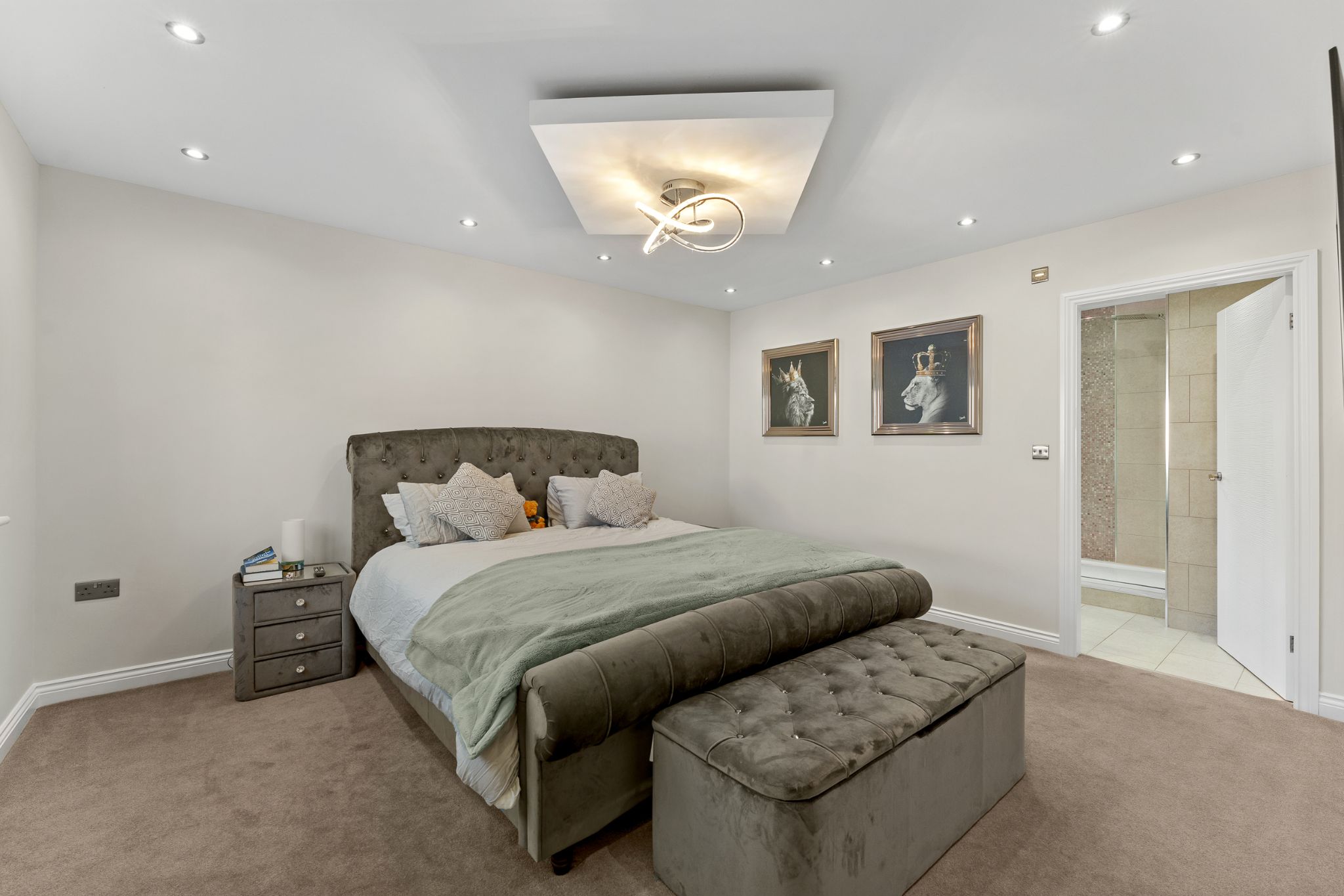 4 bedroom detached house For Sale in Bolton - Photograph 23.