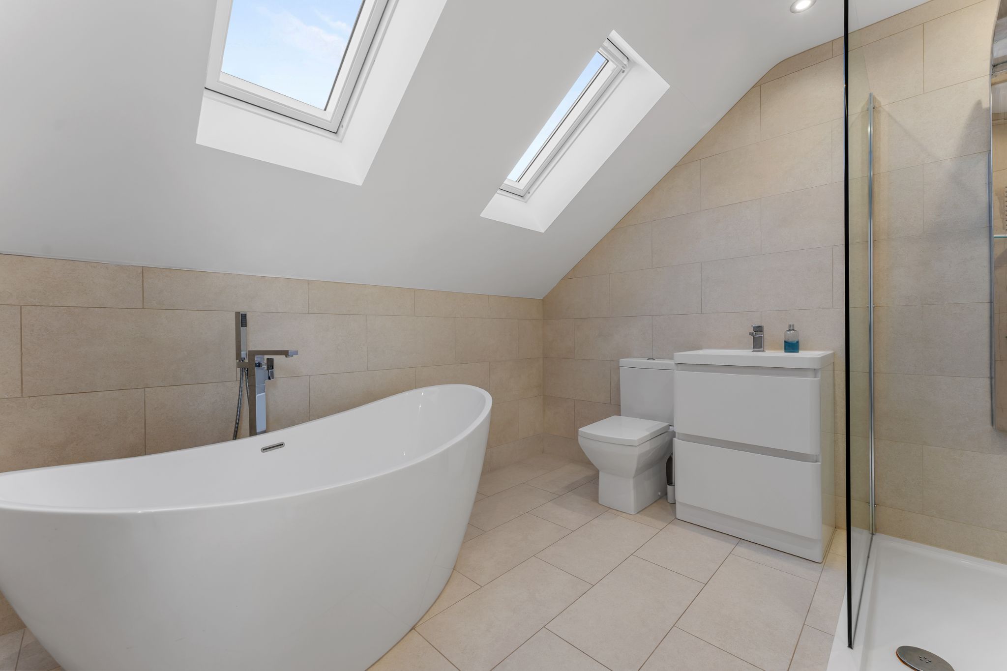 4 bedroom detached house For Sale in Bolton - Photograph 32.