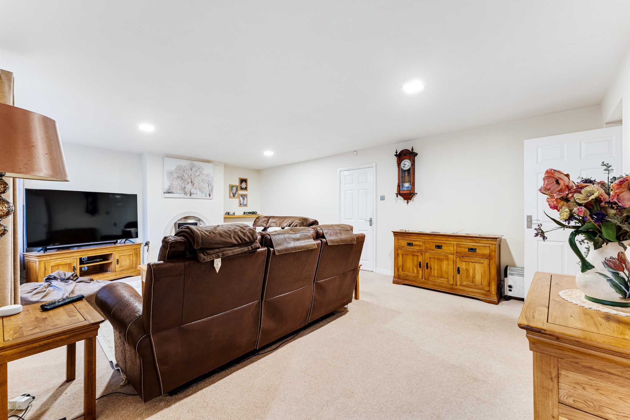 2 bedroom detached bungalow Sale Agreed in Bolton - Photograph 8.