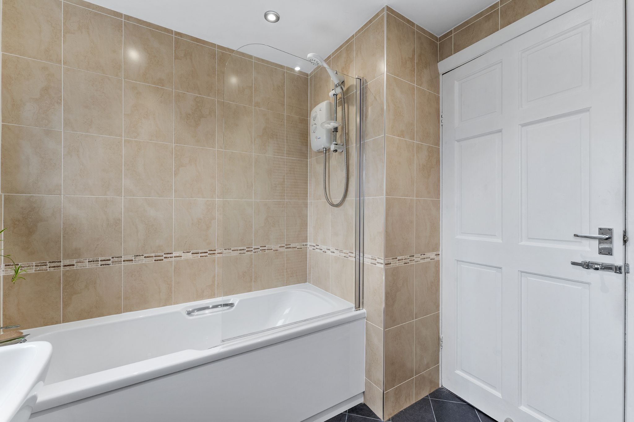 3 bedroom semi-detached house Sale Agreed in Bolton - Photograph 34.
