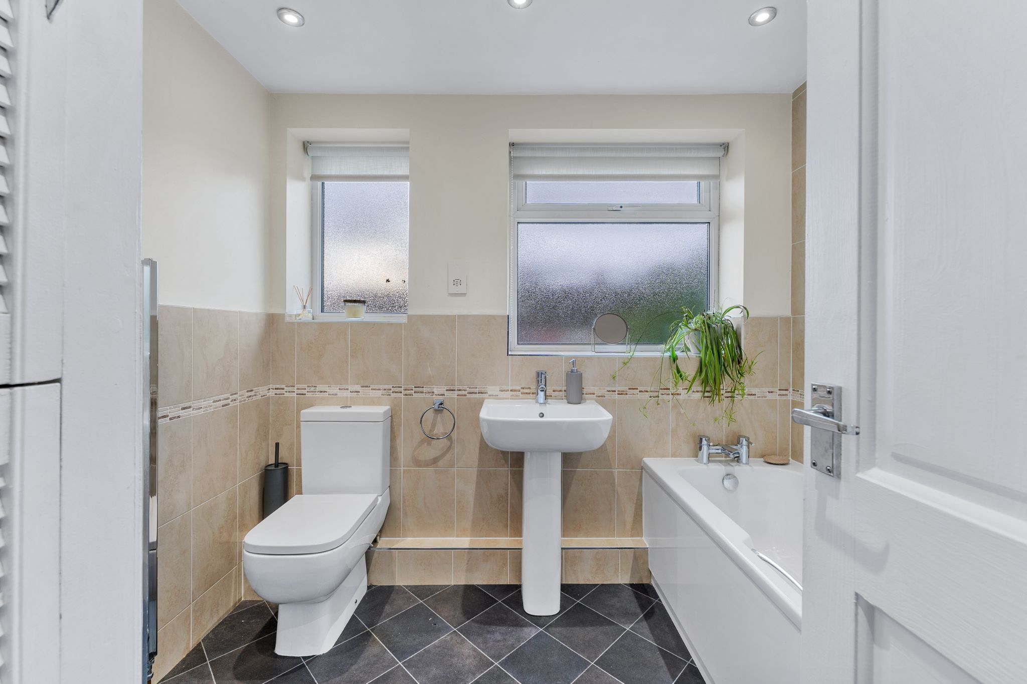 3 bedroom semi-detached house Sale Agreed in Bolton - Photograph 33.