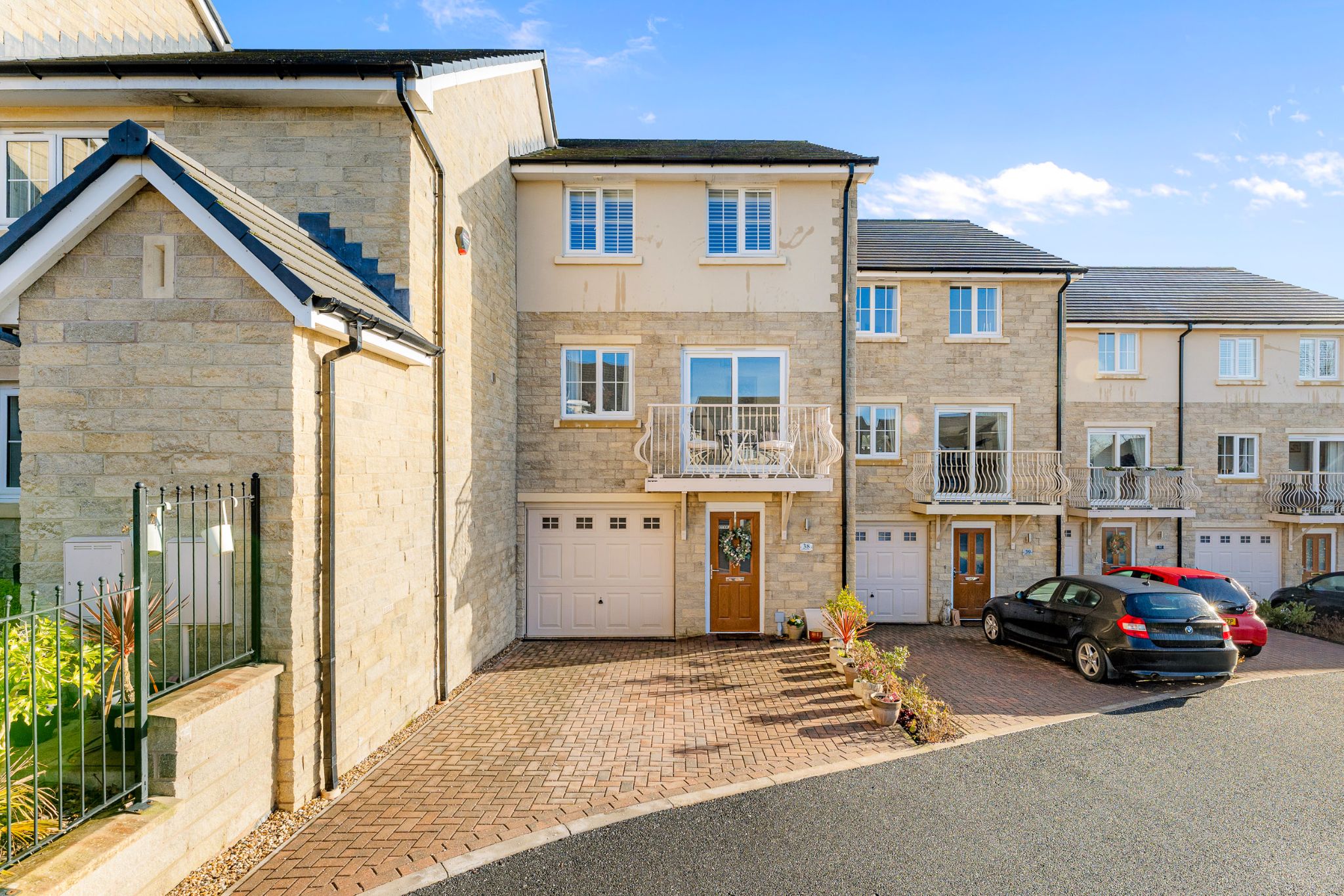 3 bedroom mews house For Sale in Bolton - Photograph 2.