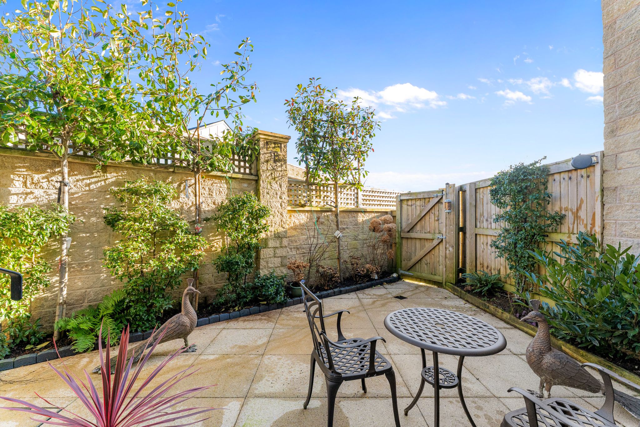 3 bedroom mews house For Sale in Bolton - Photograph 37.