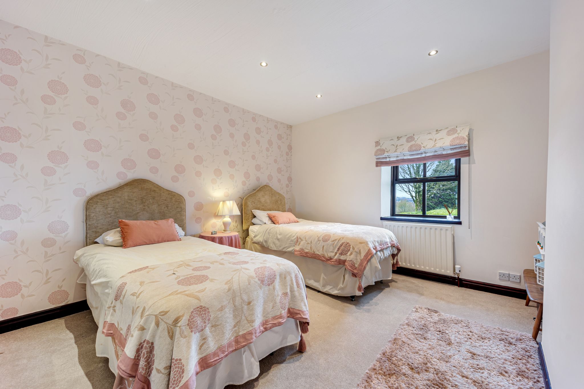 5 bedroom cottage house For Sale in Bolton - Photograph 37.