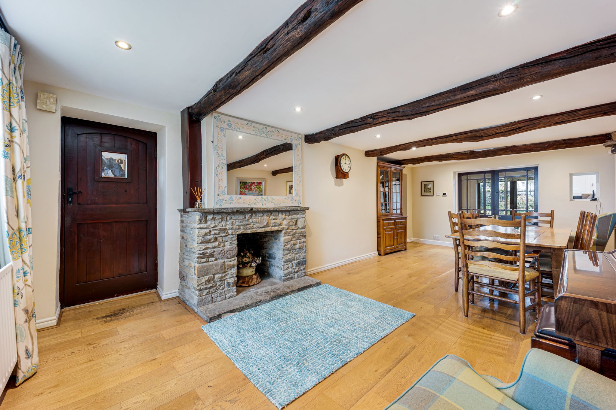 5 bedroom cottage house For Sale in Bolton - Photograph 4.