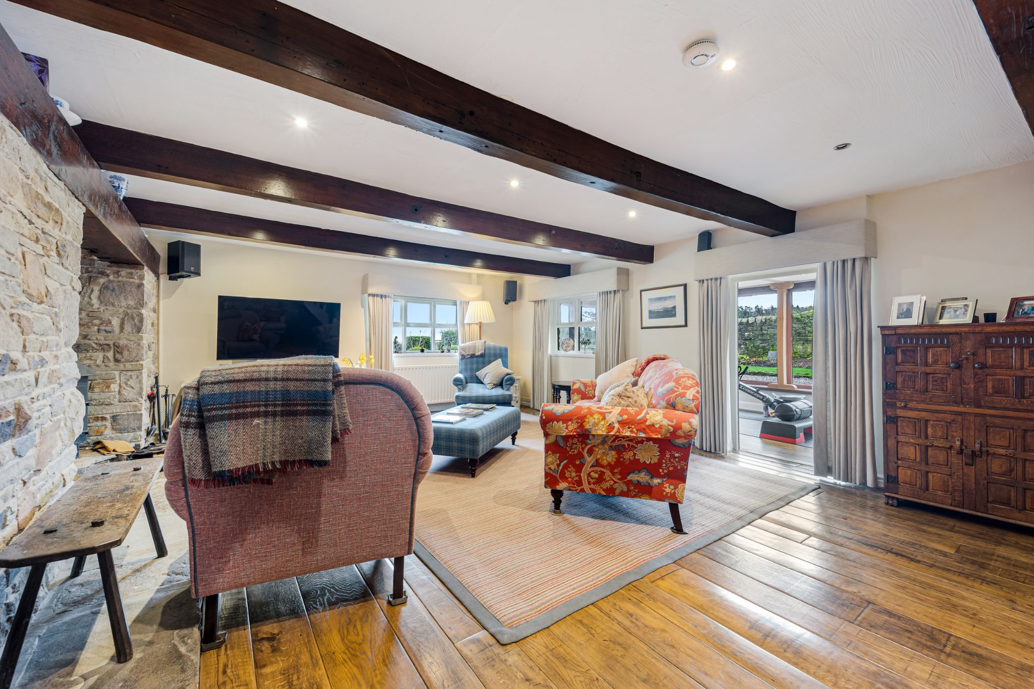 5 bedroom cottage house For Sale in Bolton - Photograph 22.