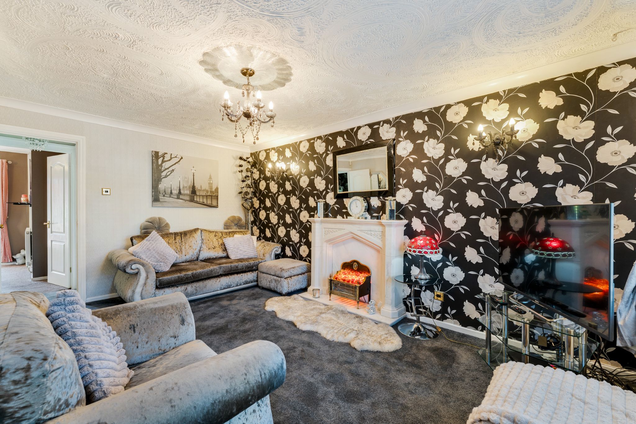 3 bedroom semi-detached bungalow For Sale in Bolton - Photograph 7.