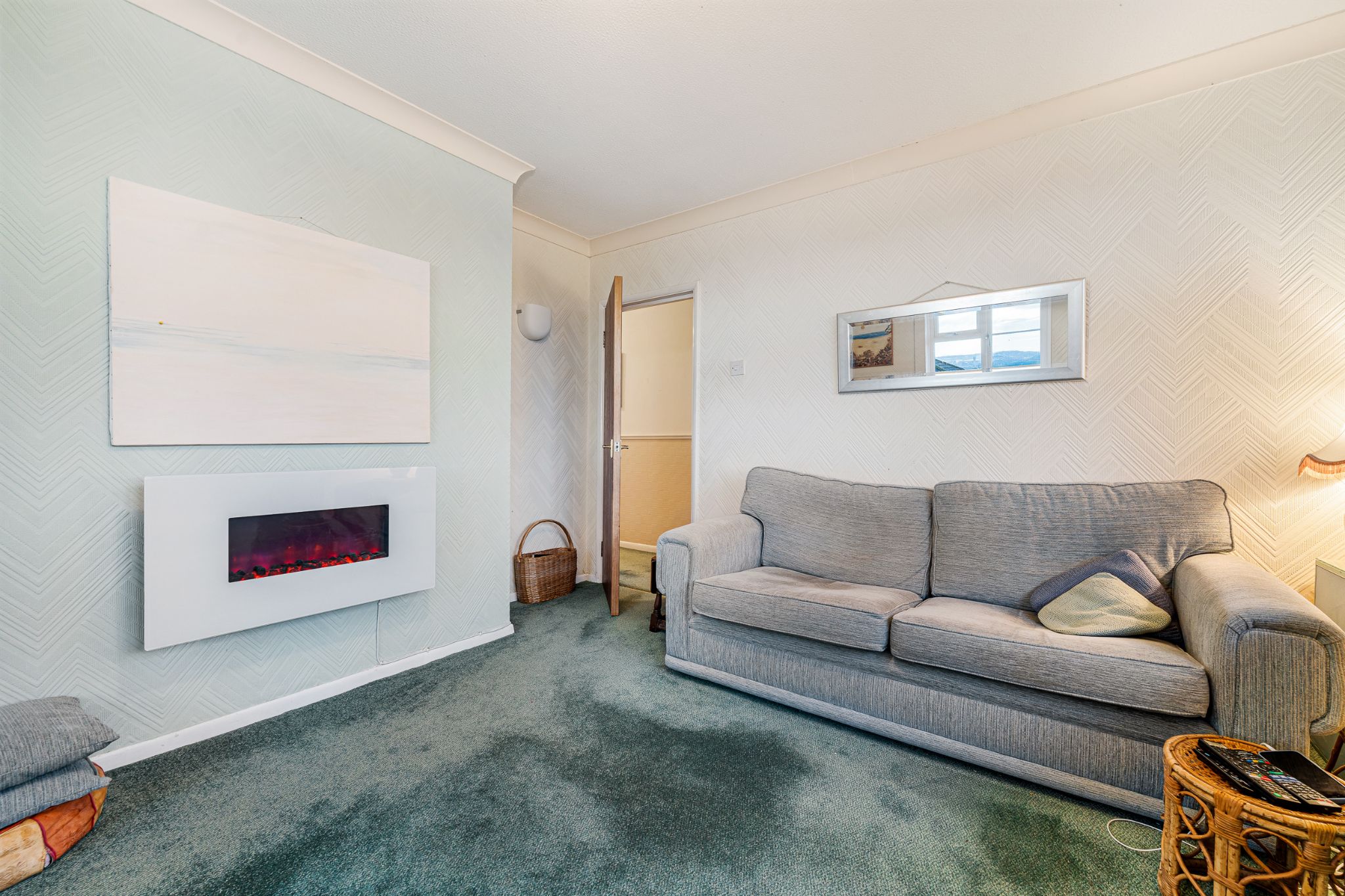 3 bedroom flat flat/apartment Sale Agreed in Bolton - Photograph 5.