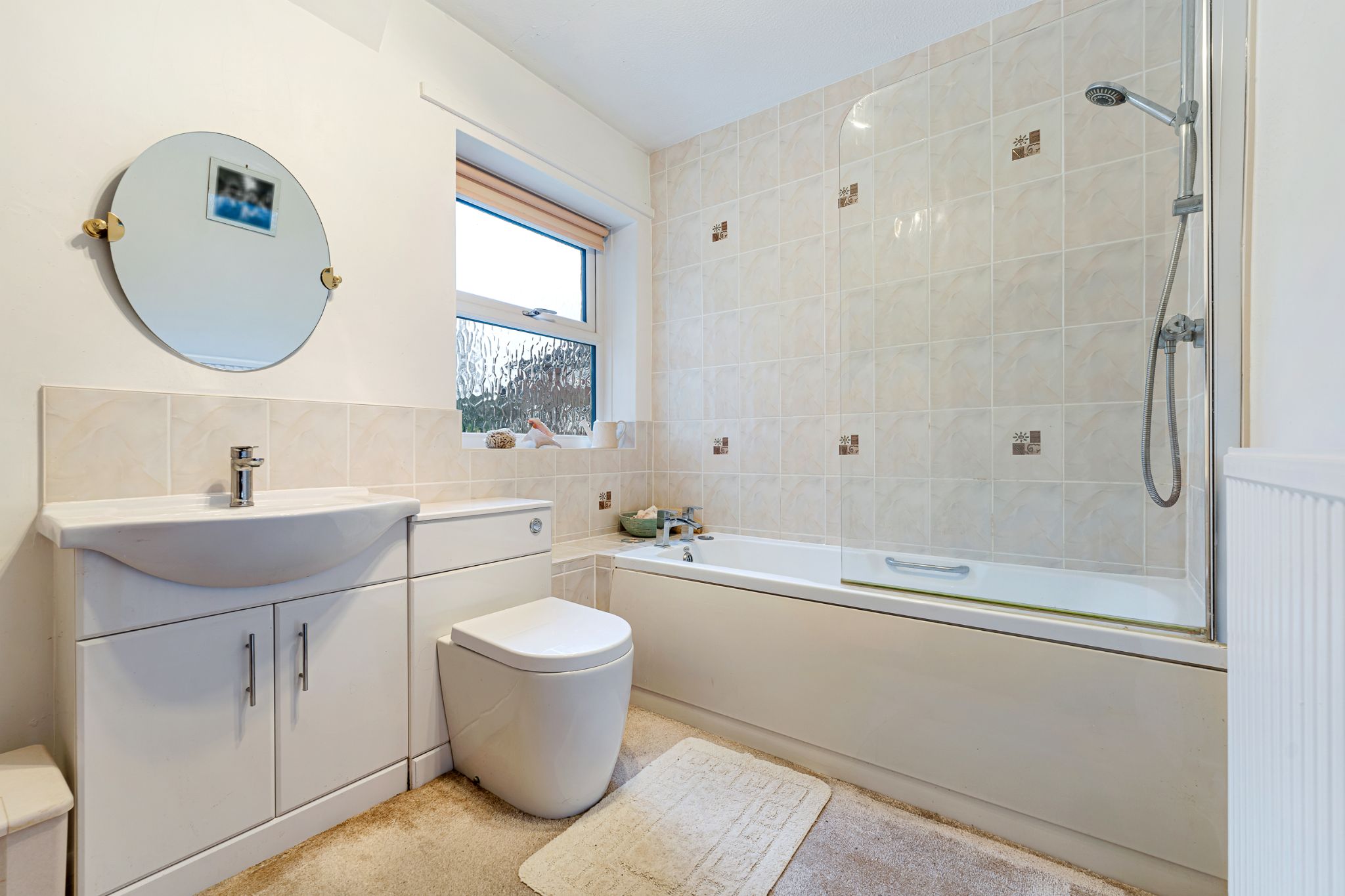 3 bedroom flat flat/apartment Sale Agreed in Bolton - Photograph 13.