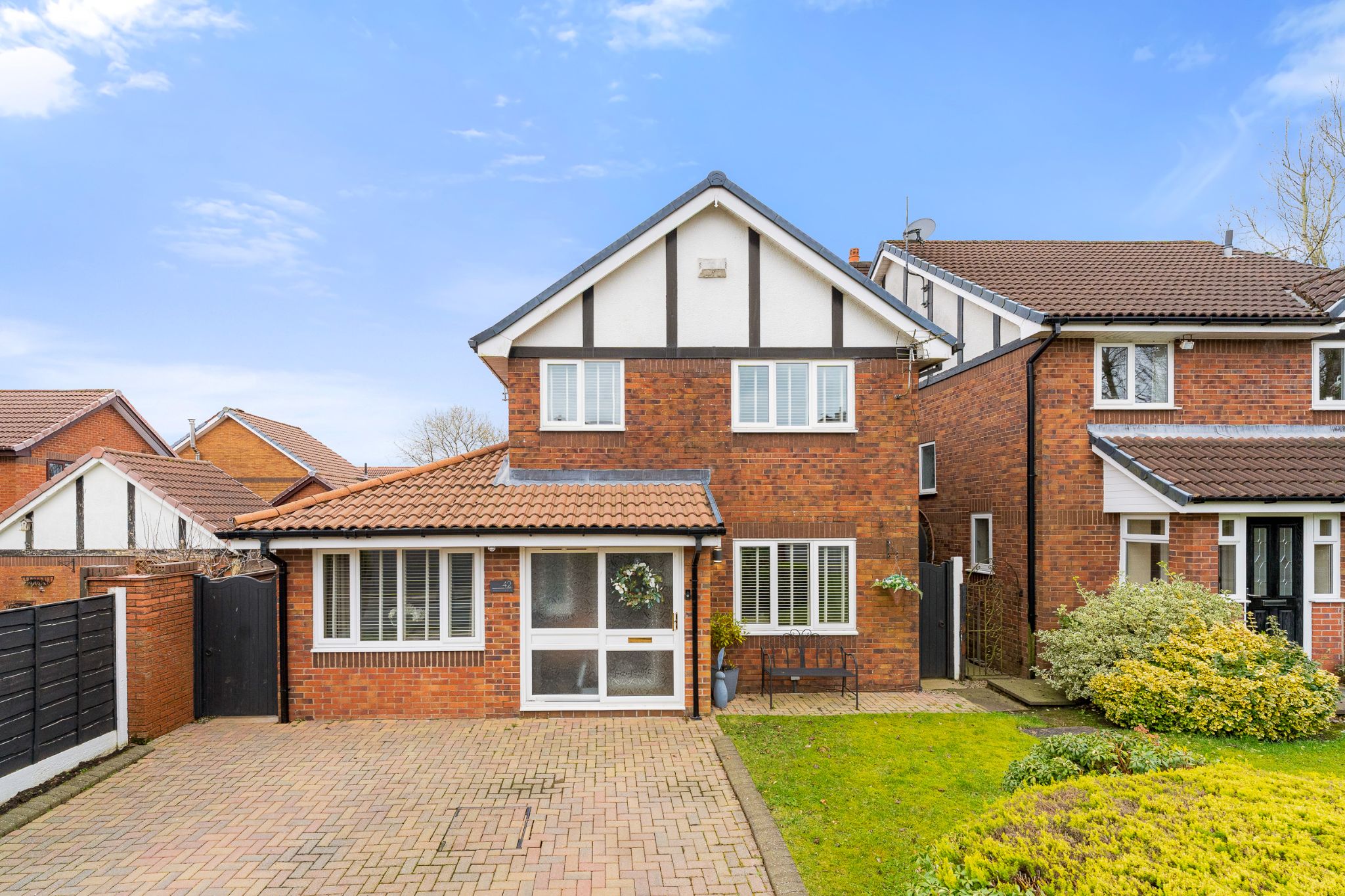 3 bedroom detached house Sale Agreed in Bolton - Photograph 3.