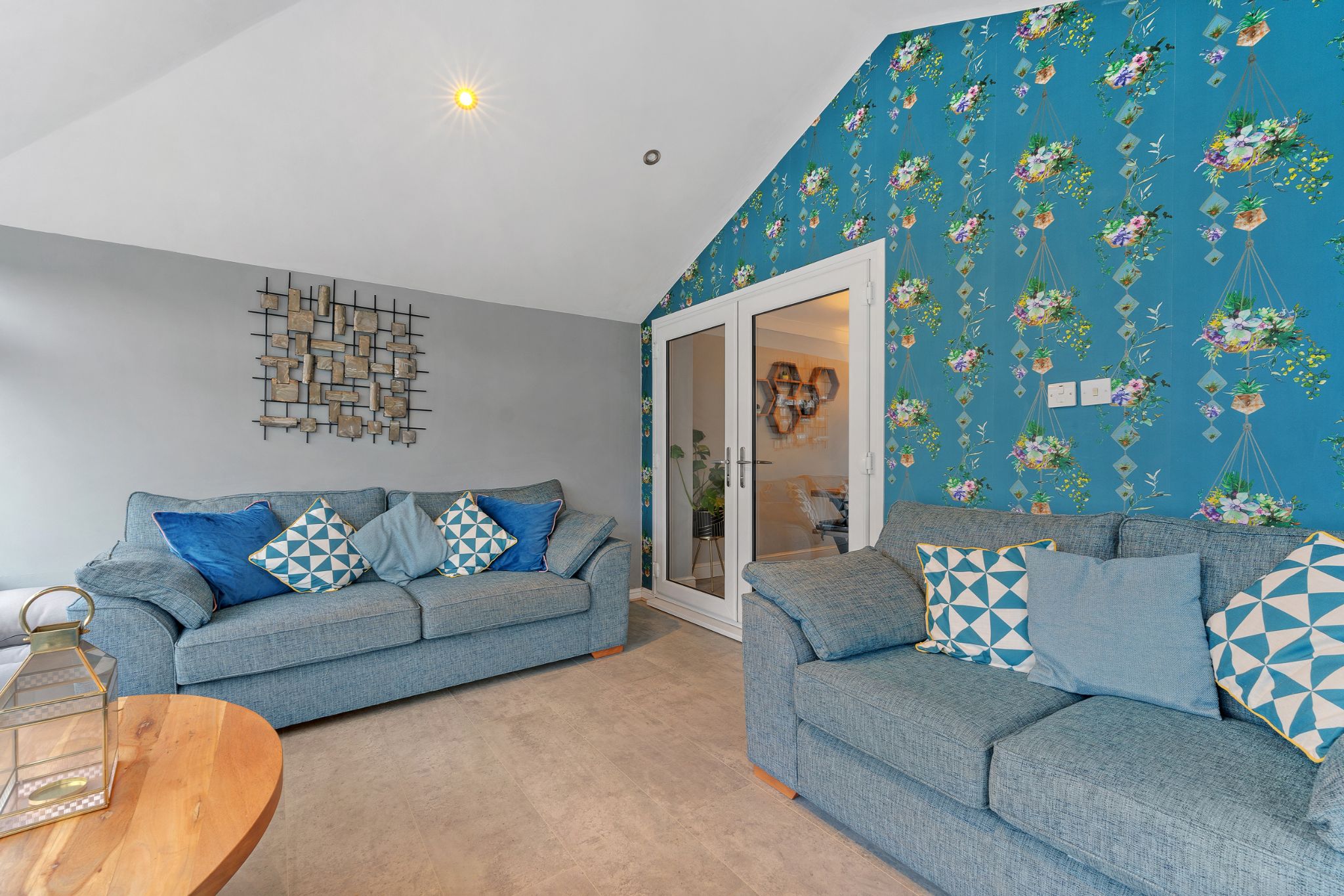4 bedroom semi-detached house Sale Agreed in Bolton - Photograph 16.