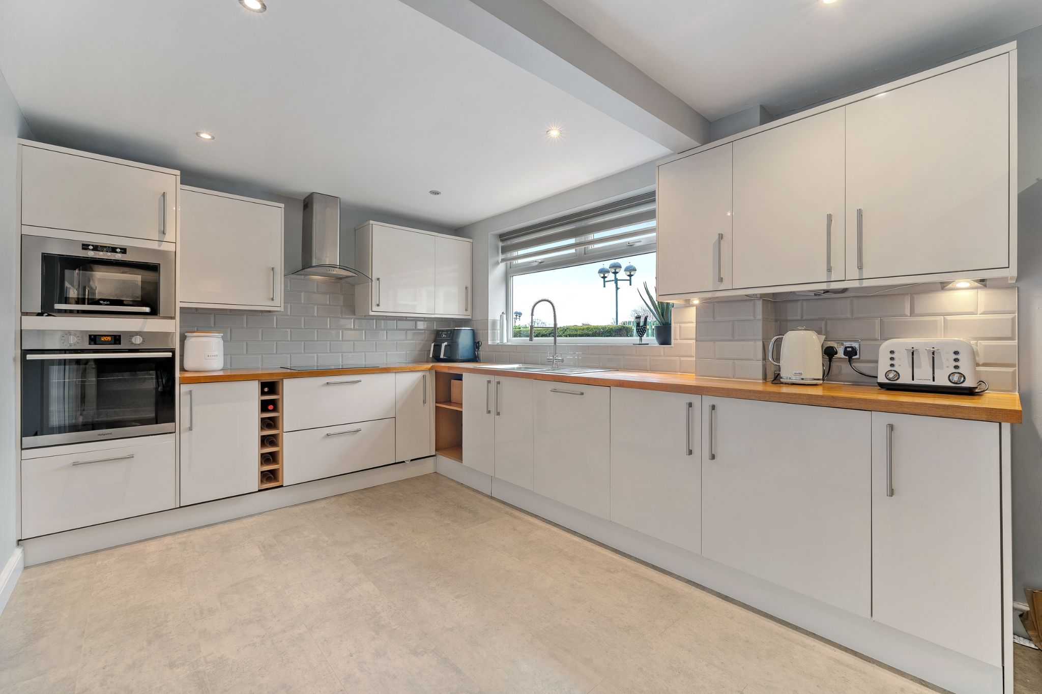 4 bedroom semi-detached house Sale Agreed in Bolton - Photograph 8.