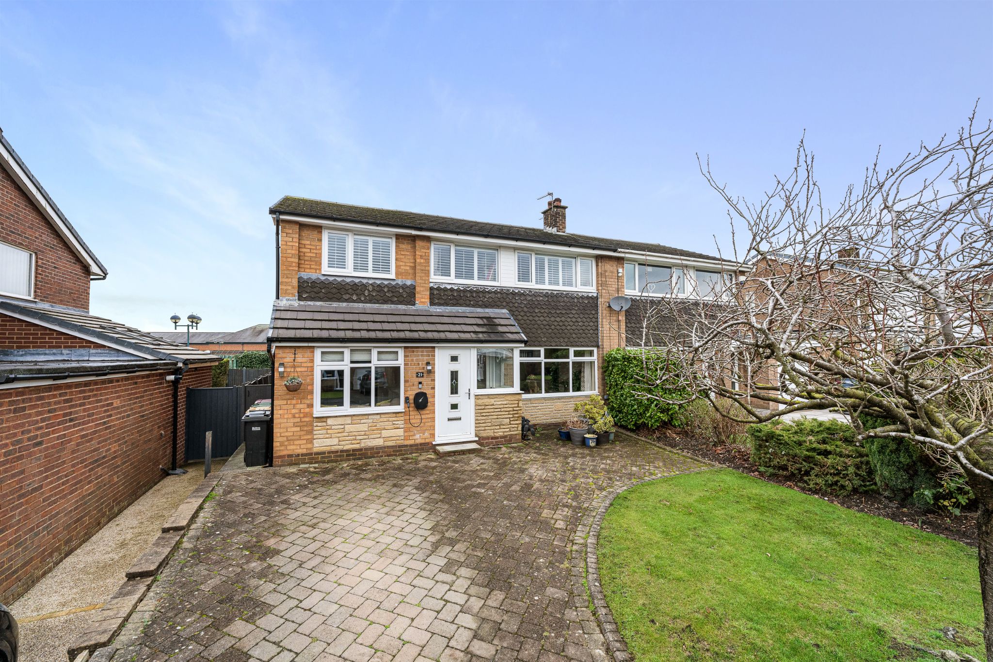 4 bedroom semi-detached house Sale Agreed in Bolton - Photograph 2.
