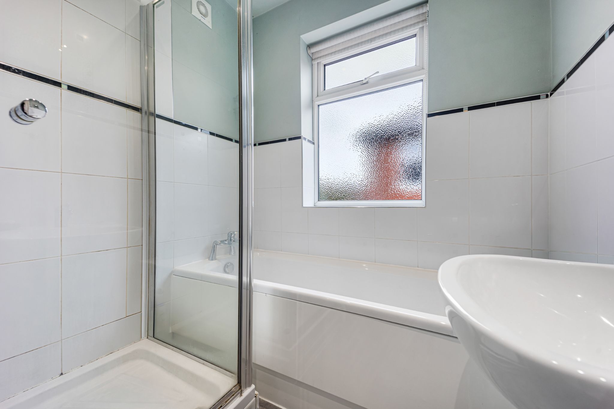 4 bedroom semi-detached house Sale Agreed in Bolton - Photograph 25.