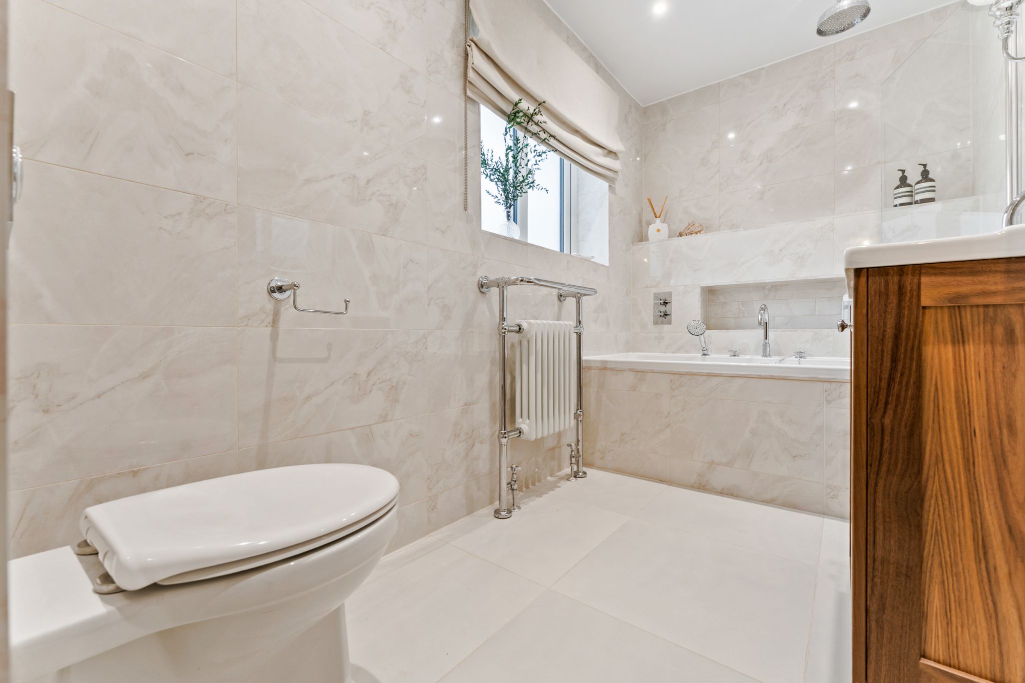3 bedroom detached house For Sale in Bolton - Photograph 38.