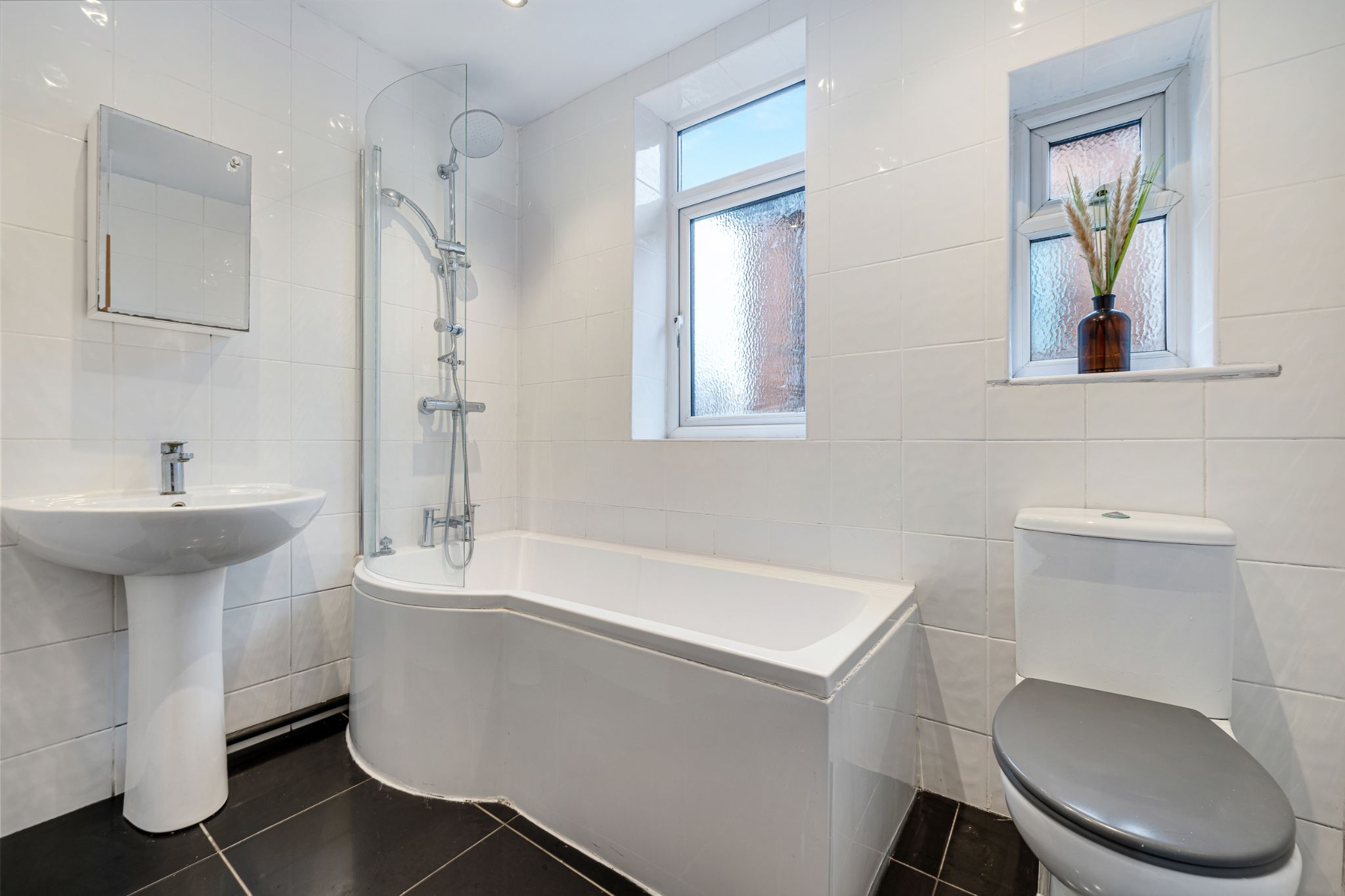 2 bedroom semi-detached house Sale Agreed in Bolton - Photograph 22.