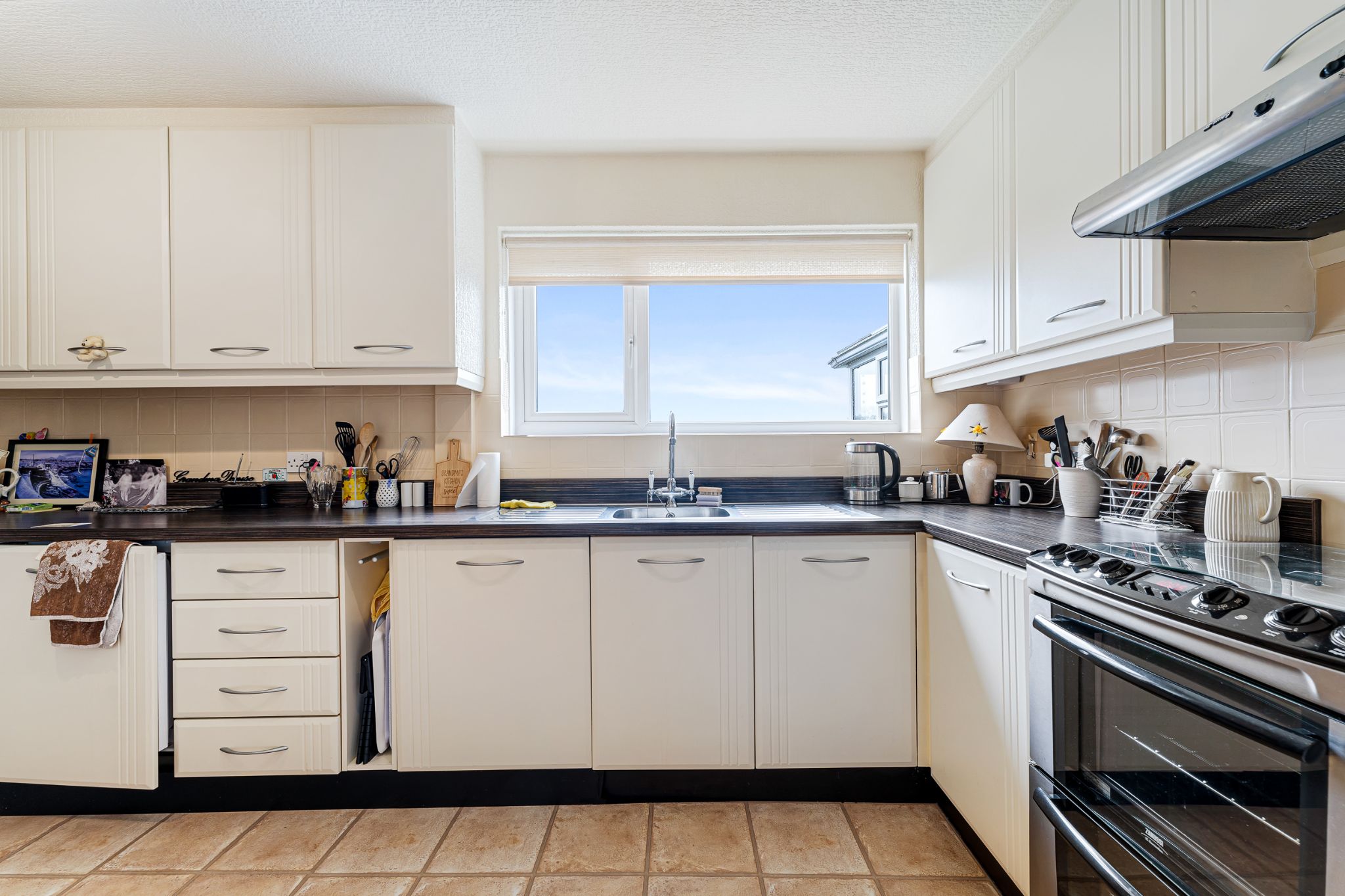 4 bedroom detached house Sale Agreed in Bolton - Photograph 16.
