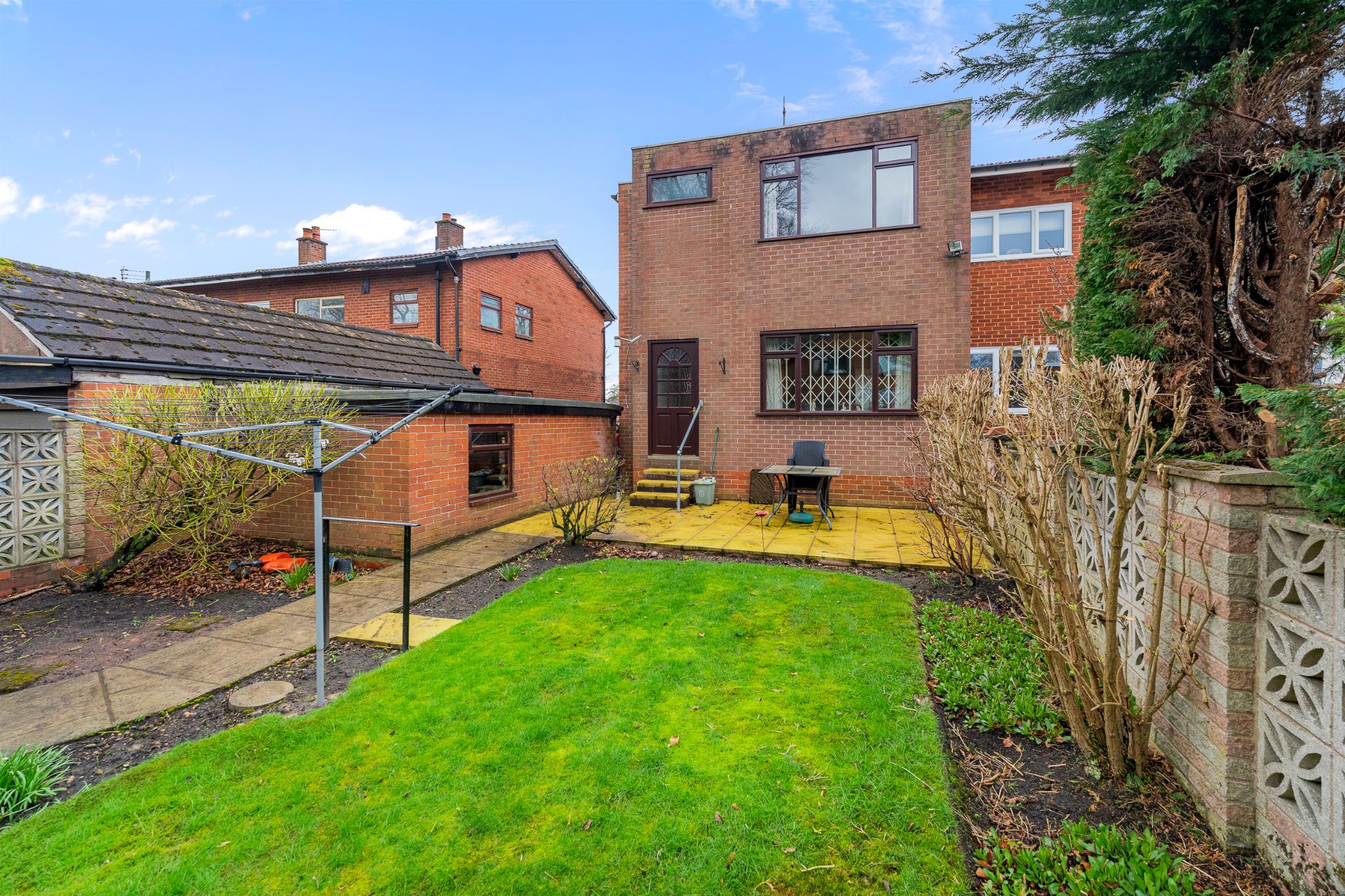3 bedroom semi-detached house Sale Agreed in Bolton - Photograph 32.